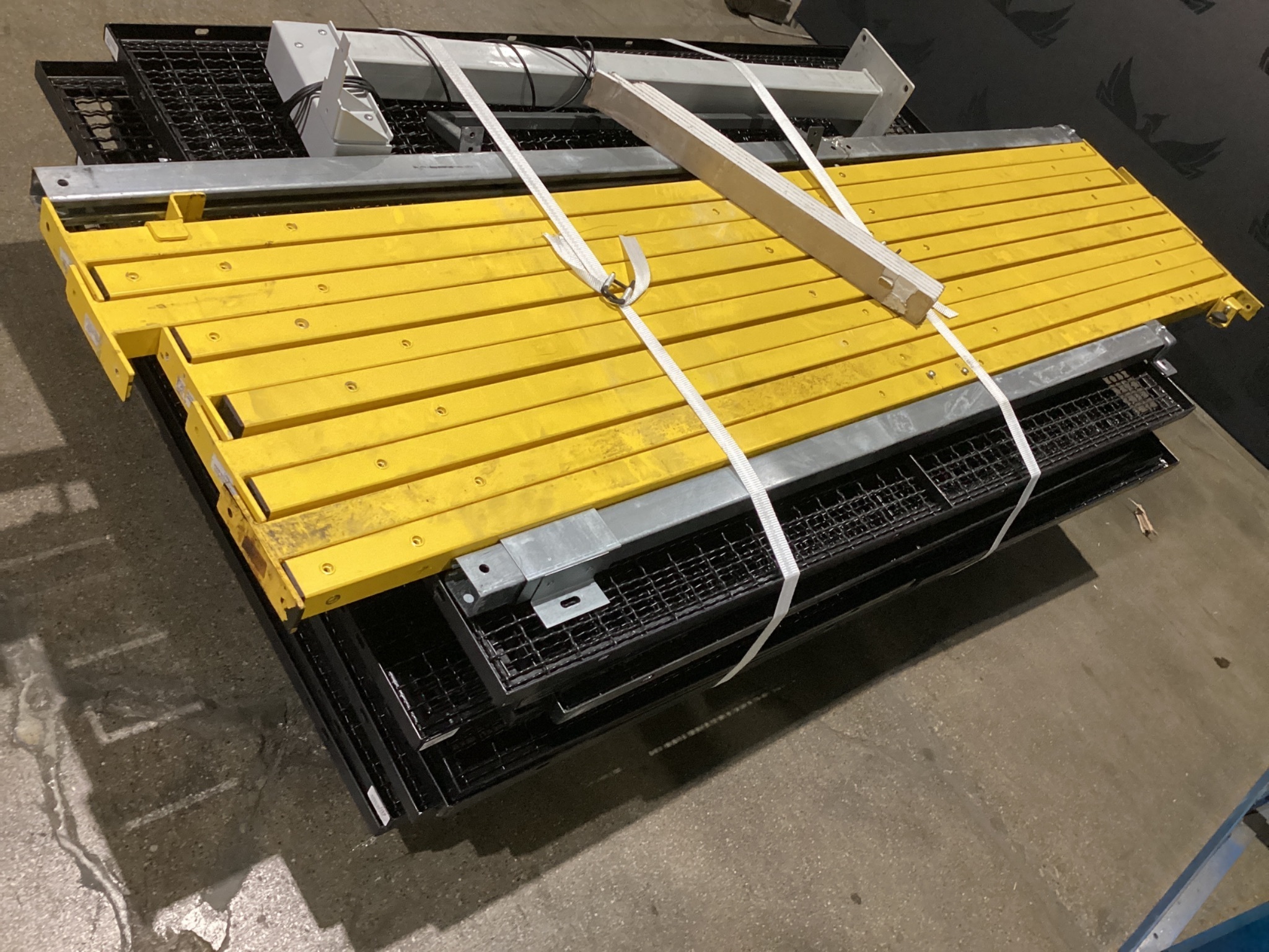 WireCrafters RapidGuard II 34U 64U Machine Guarding Panels & Components USED 1