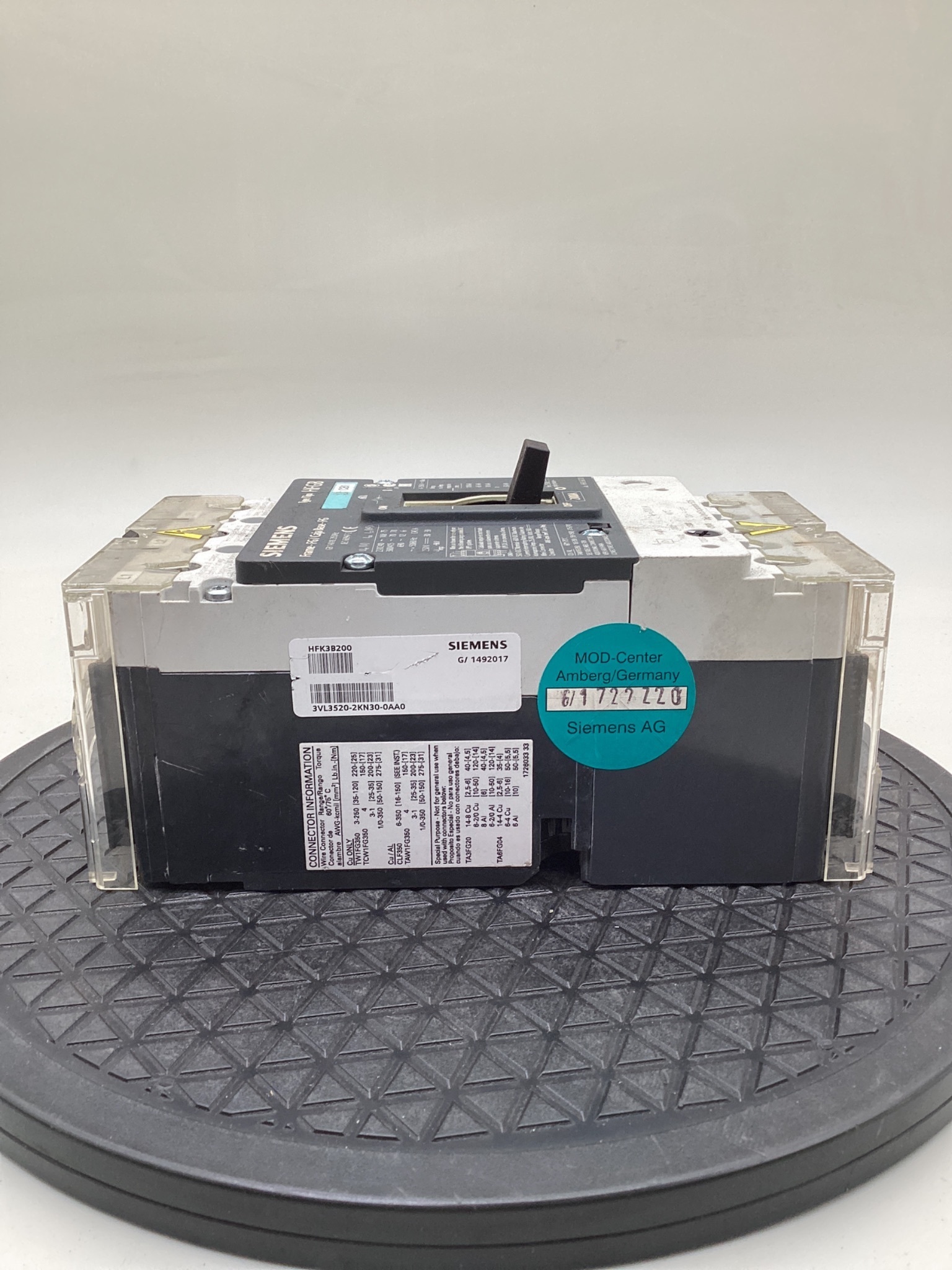 Siemens 3VL3520-2KN30-0AA0 HFK3B200 200A 3-Pole Circuit Breaker USED 2