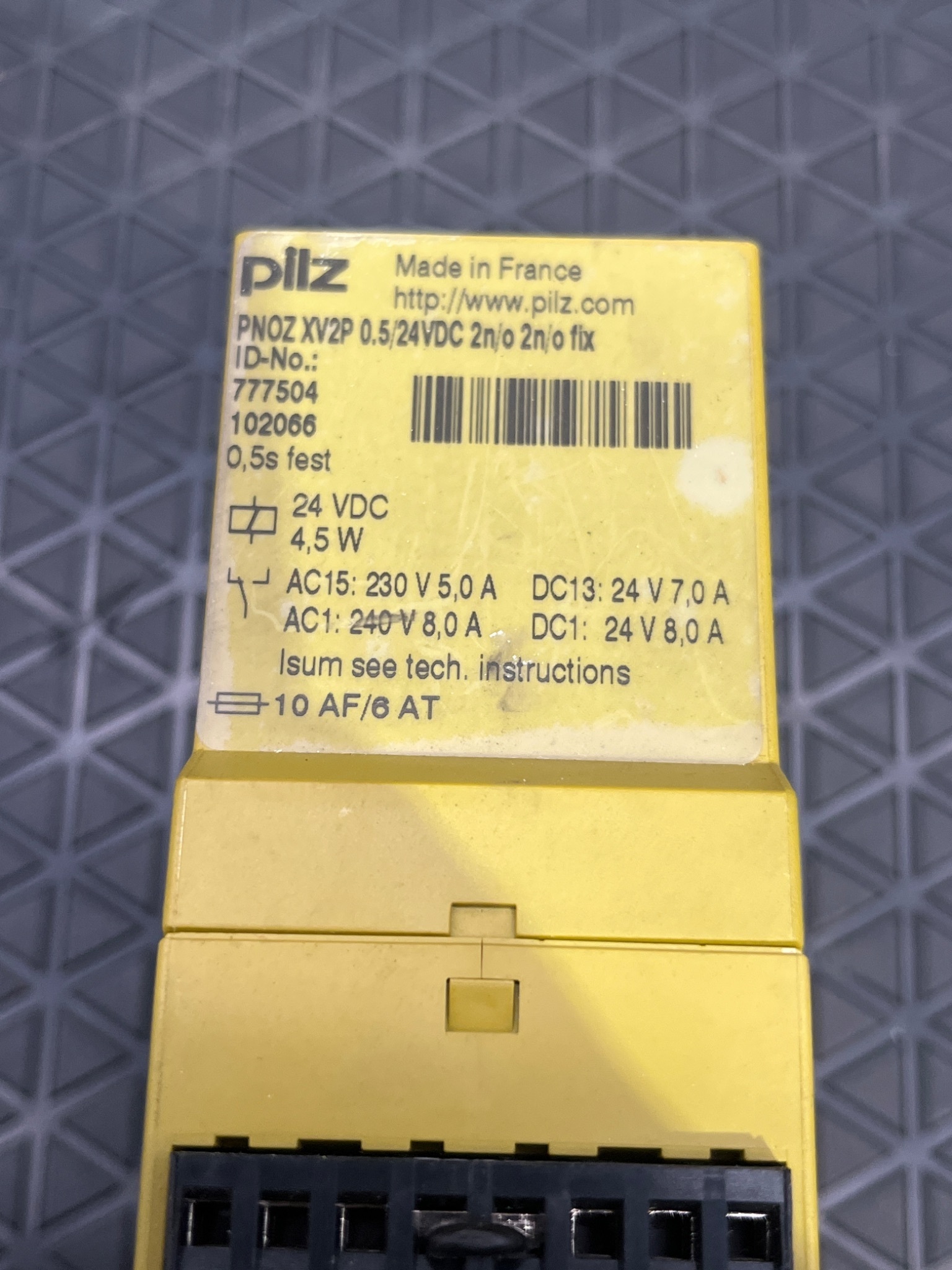 Pilz PNOZ X V2P 0.5/24VDC Safety Relay 2N/O 777504 USED 5