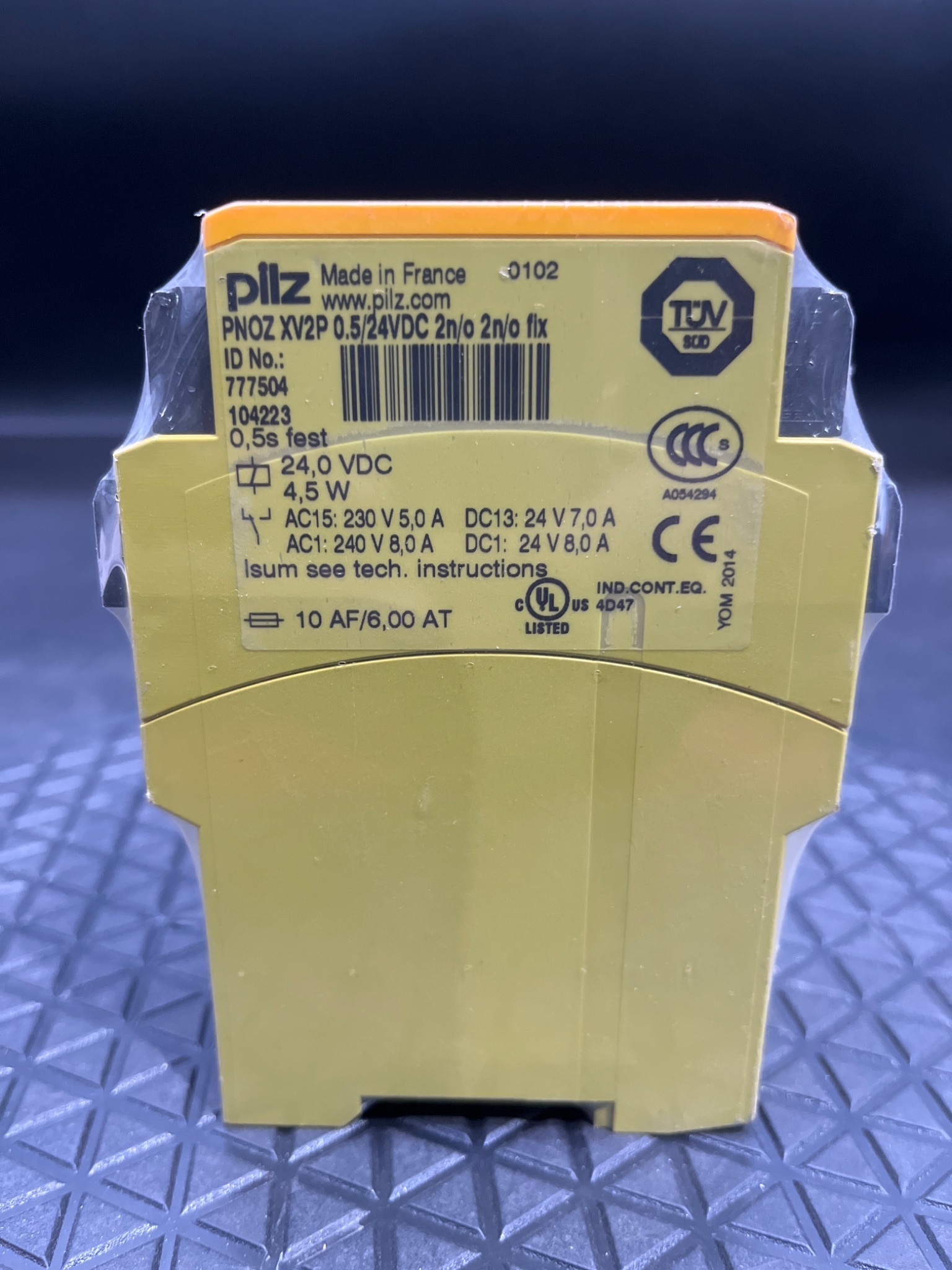 Pilz PNOZ X2P 0.5/24VDC Safety Relay 2N/O 777504 NEW 1