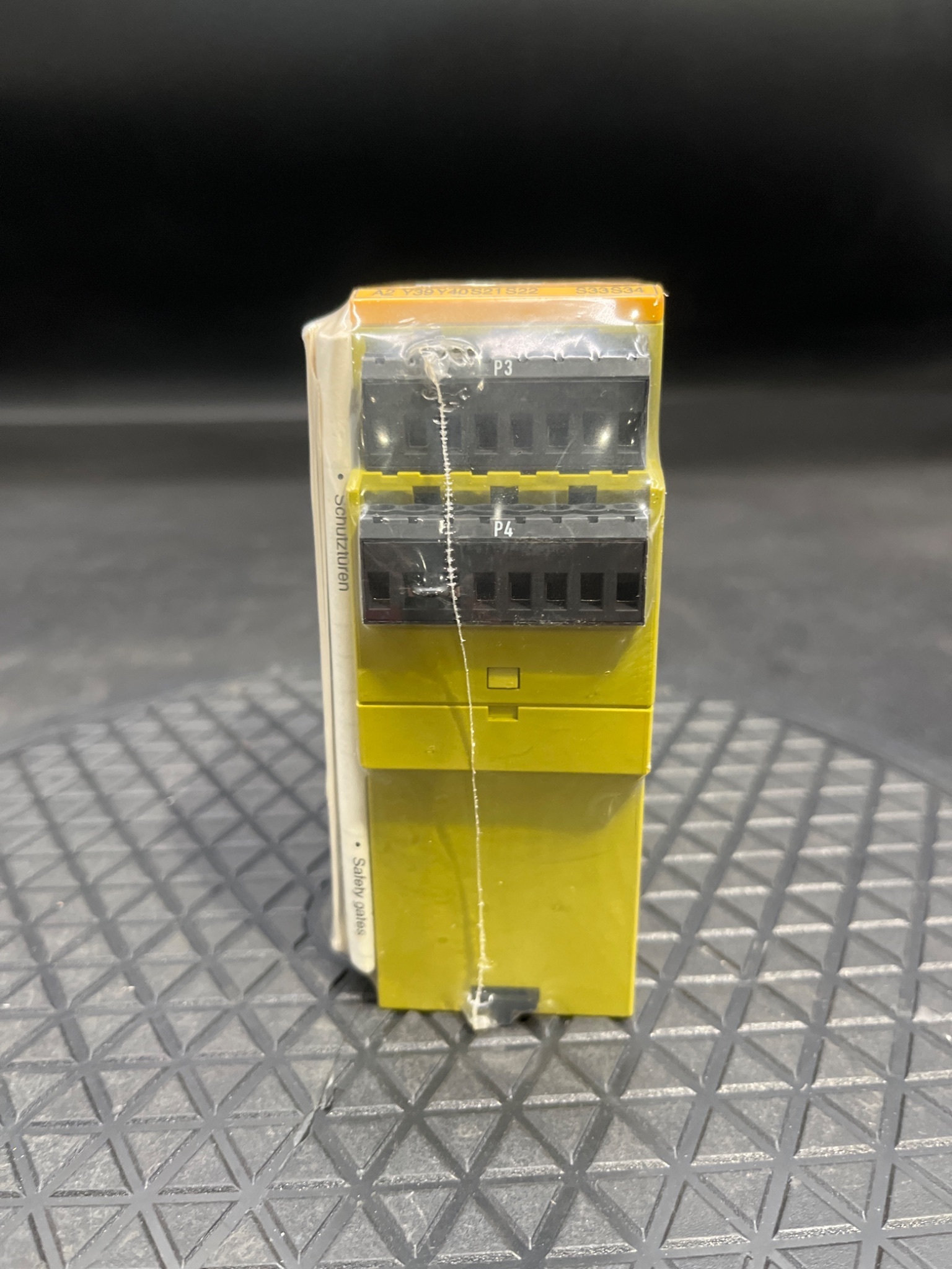Pilz PNOZ X2P 0.5/24VDC Safety Relay 2N/O 777504 NEW 2