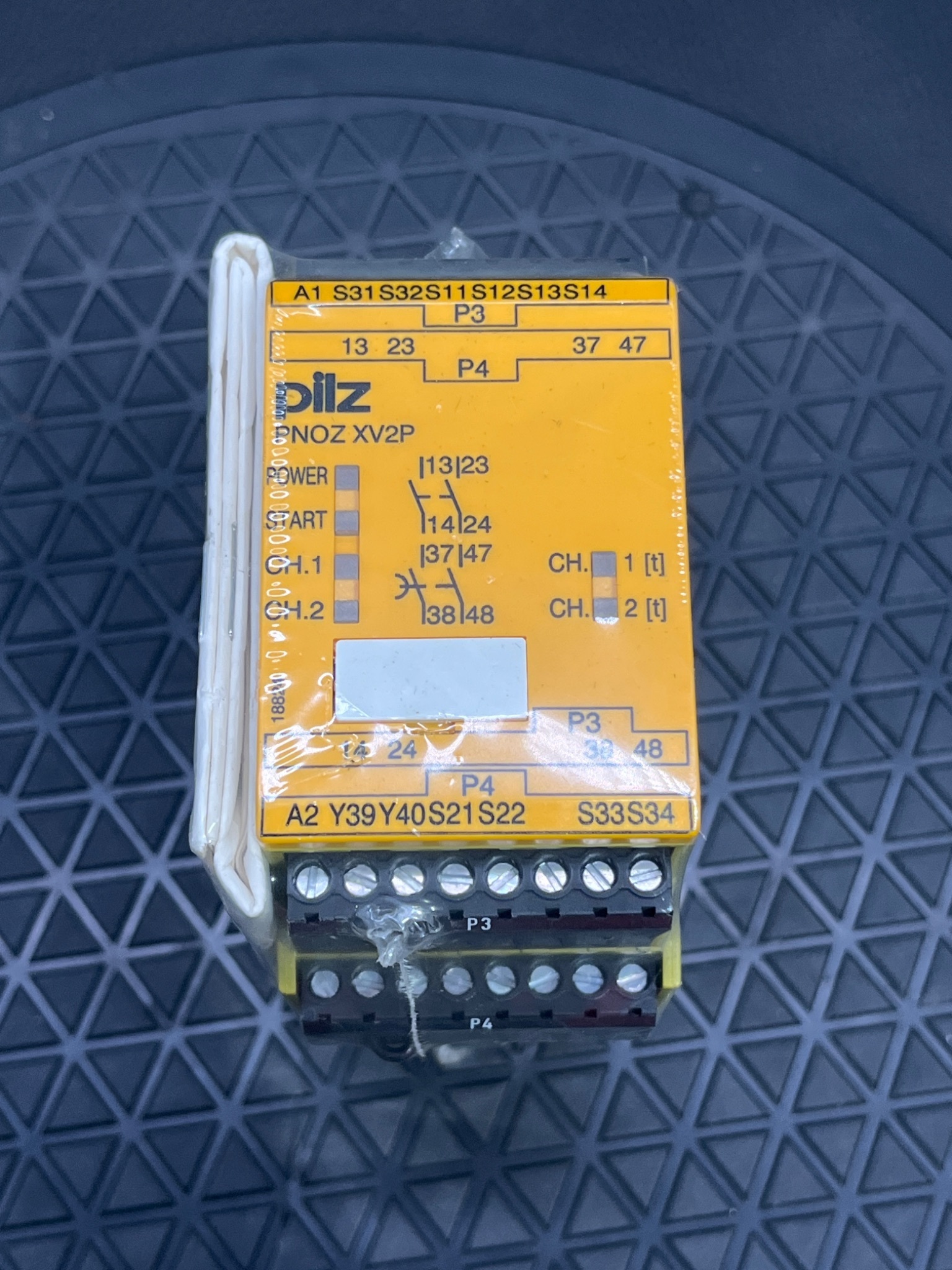 Pilz PNOZ X2P 0.5/24VDC Safety Relay 2N/O 777504 NEW 5