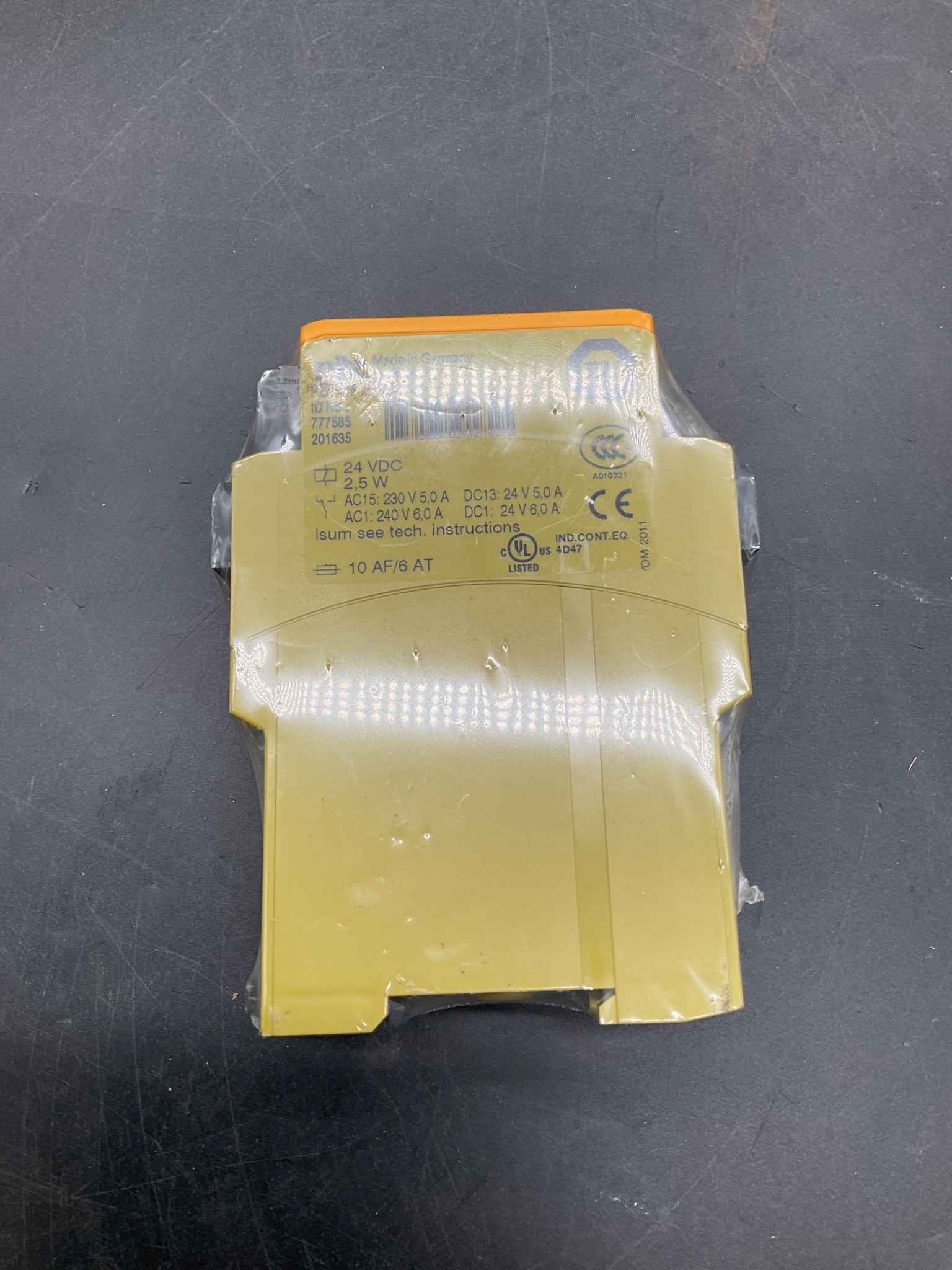 PILZ PZE X4P 24VDC 4N/0 Safety Relay Module 777585 NEW 2