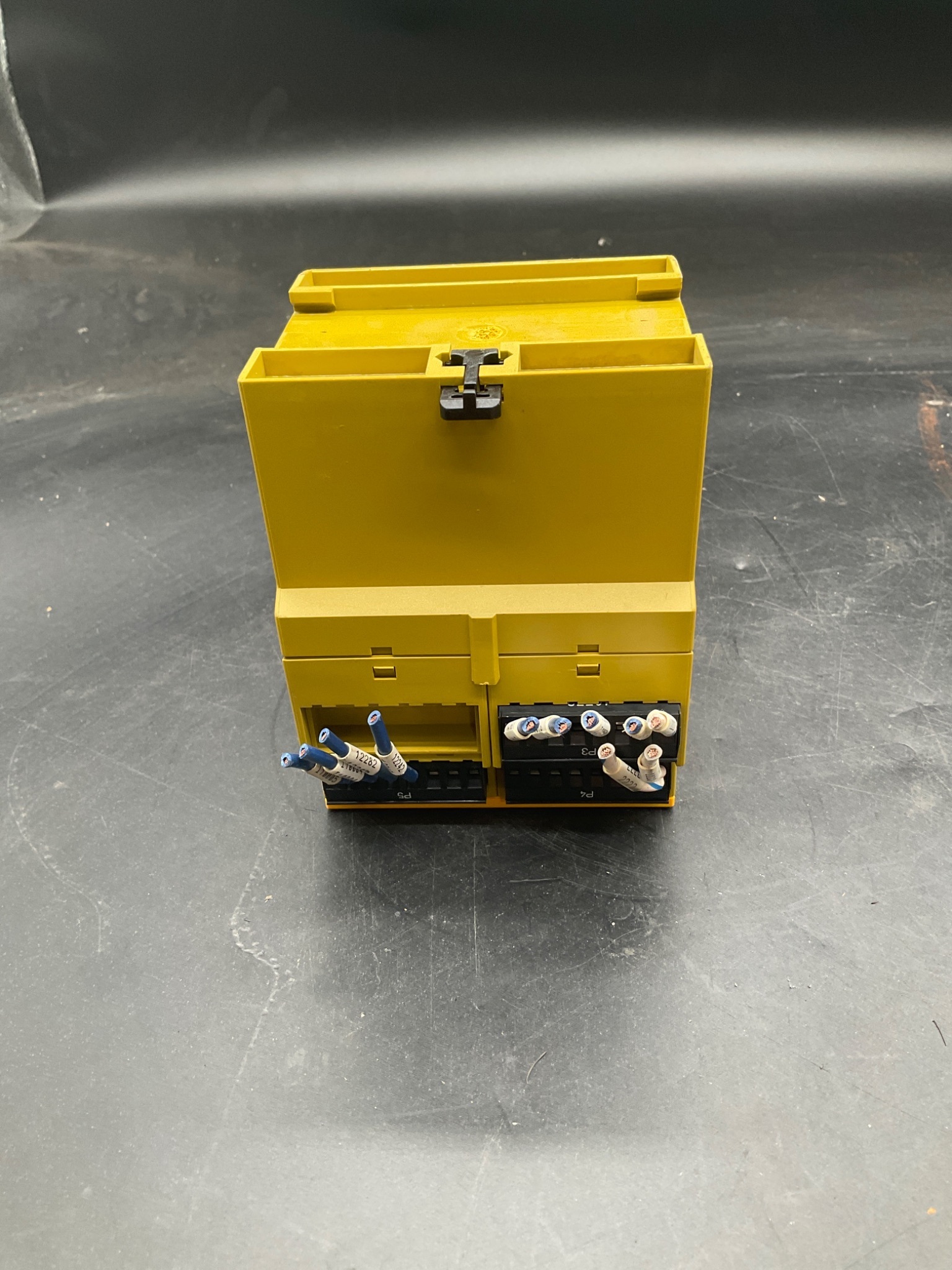 PILZ PNOZ X9P Safety Relay 777609 USED 2