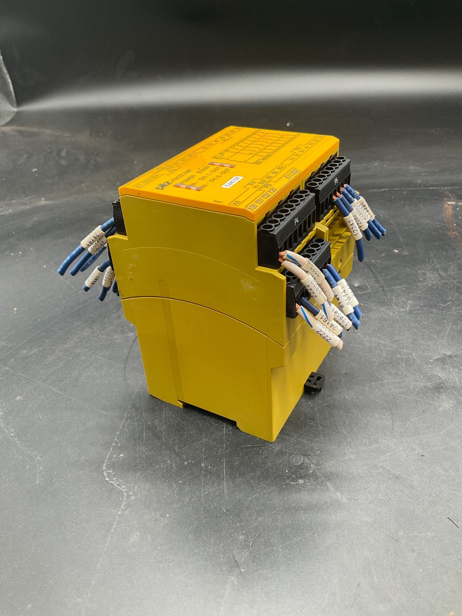 PILZ PNOZ X9P Safety Relay 777609 USED 5