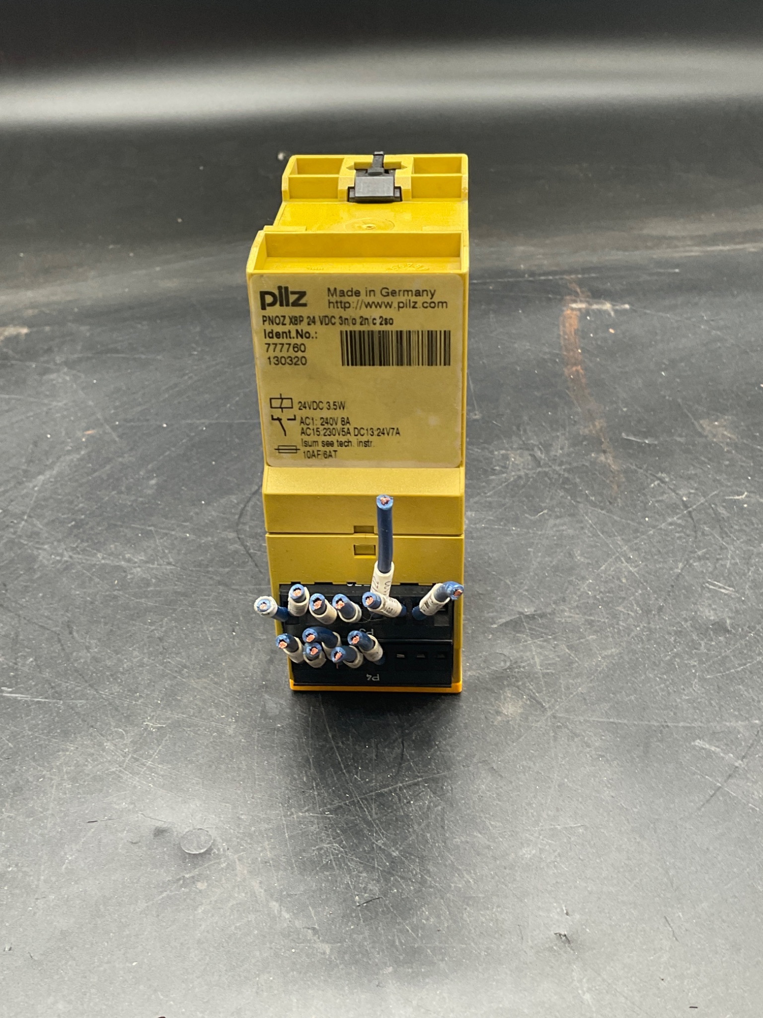 PILZ PNOZ X8P 24 VDC Safety Relay 777760 USED 1