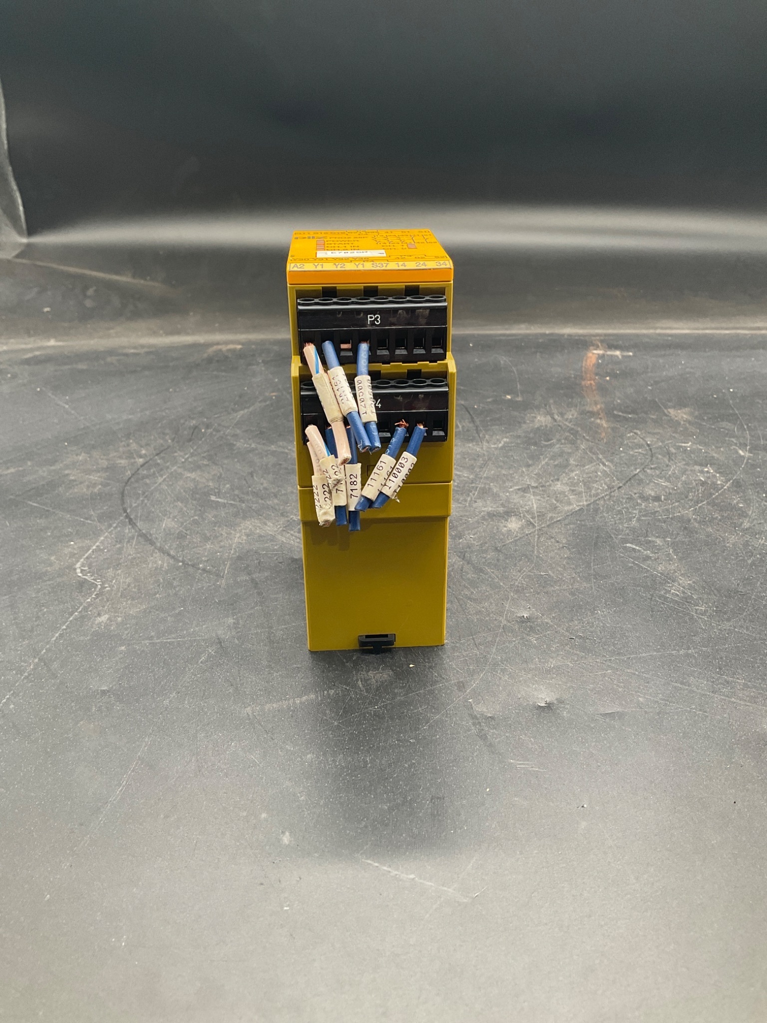 PILZ PNOZ X8P 24 VDC Safety Relay 777760 USED 4