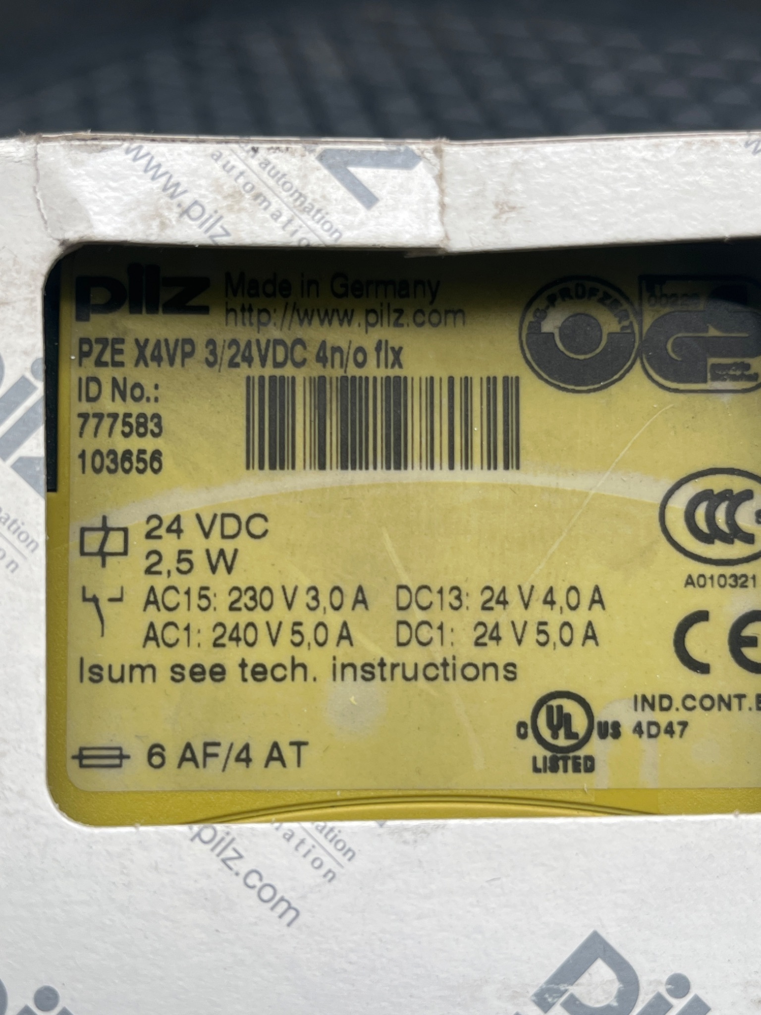 PILZ PZE X4VP Safety Relay 3/24VDC 777583 NEW 5