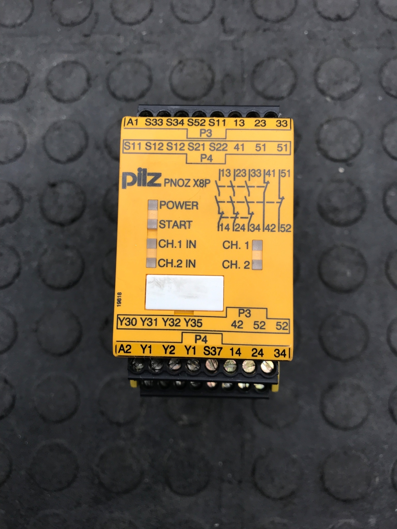 PILZ PNOZ X8P 24 VDC Safety Relay 777760 USED 0