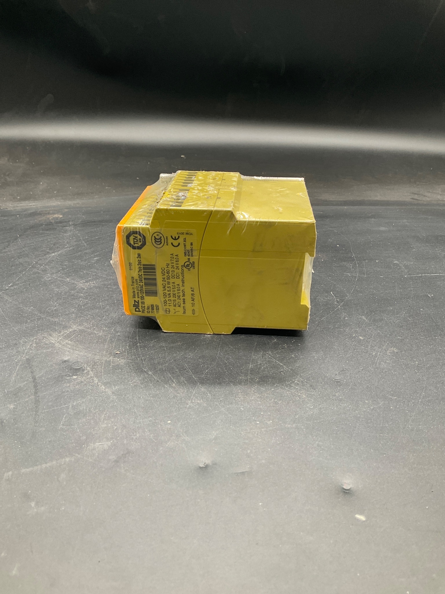 PILZ PNOZ X9 Safety Relay 100–120VAC / 24VDC 774605 NEW 2