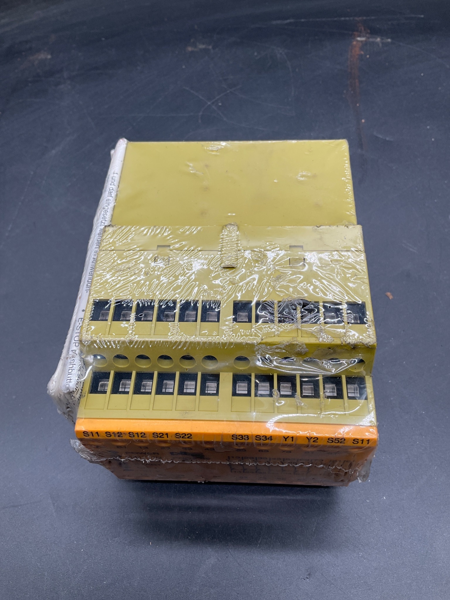 PILZ PNOZ X9 Safety Relay 100–120VAC / 24VDC 774605 NEW 5