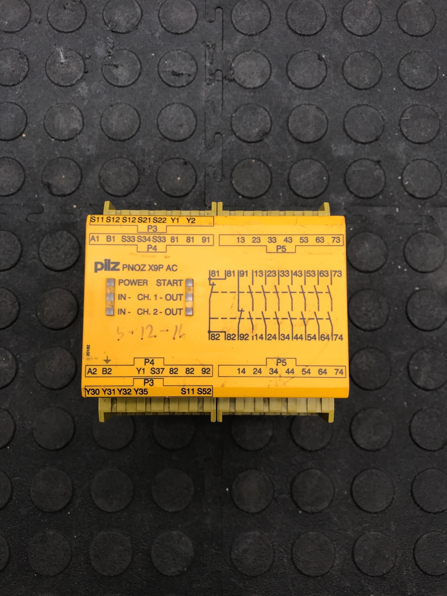 PILZ 777606 PNOZ X9P Safety Relay 24VDC 100–240VAC 7NO 2NC USED 0