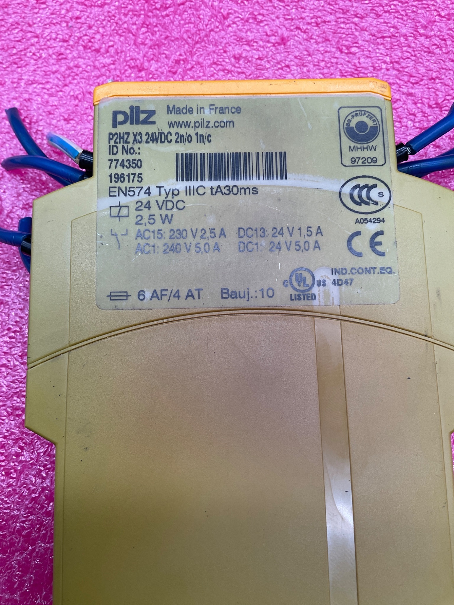 PILZ P2HZ X3 Safety Relay 24VDC 774350 USED 2