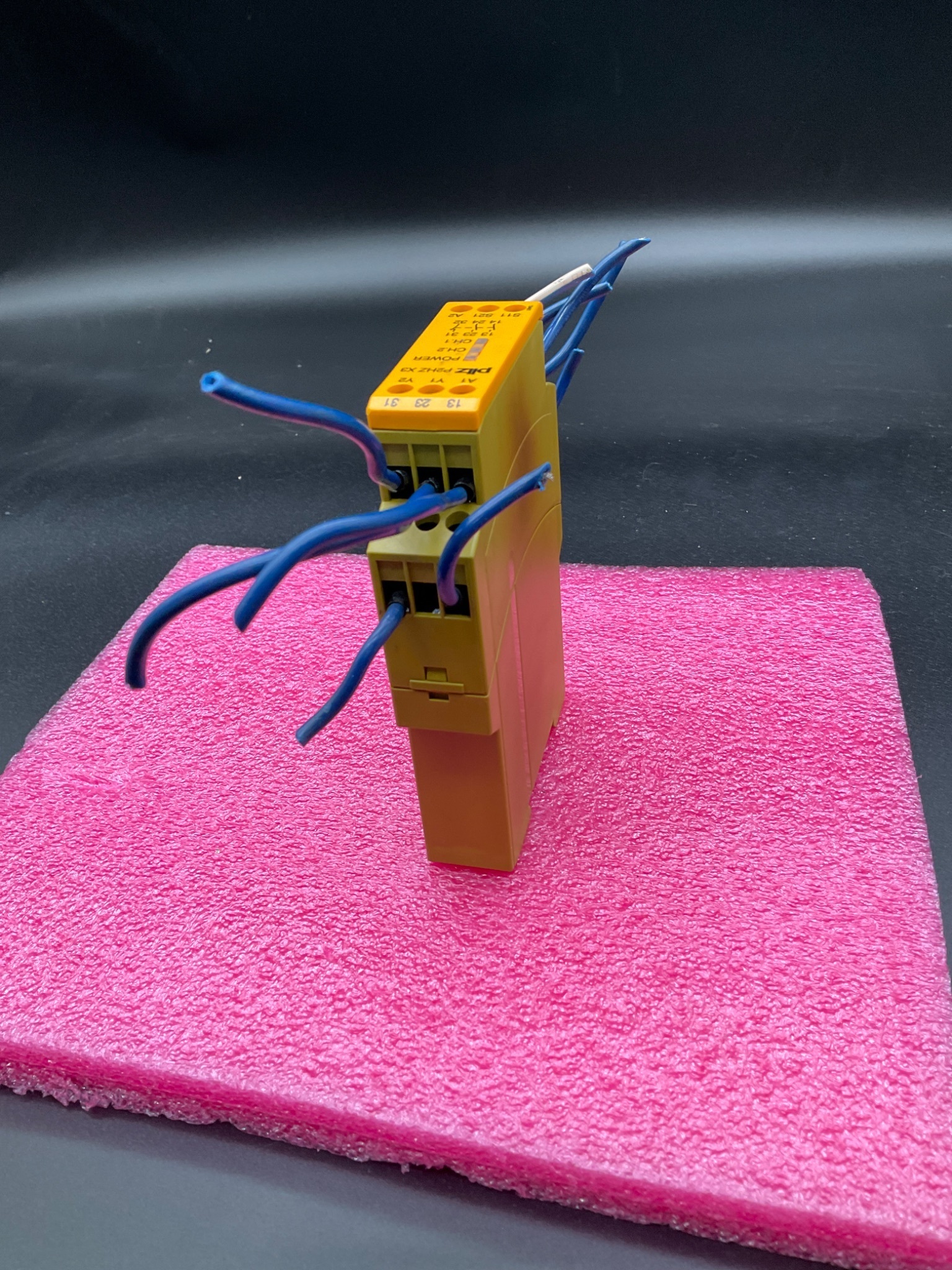 PILZ P2HZ X3 Safety Relay 24VDC 774350 USED 5