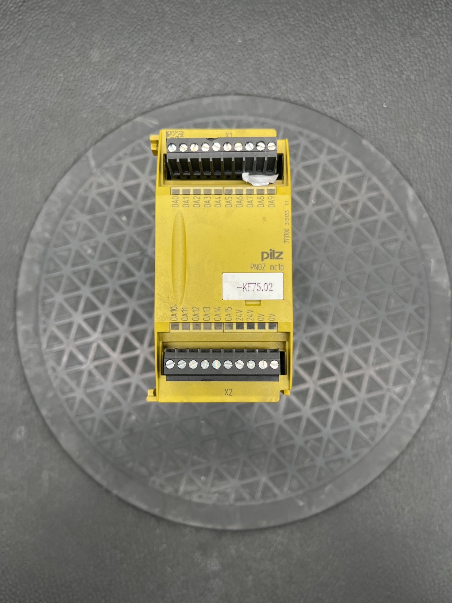 PILZ PNOZ mc1p Safety Controller 773700 USED 0