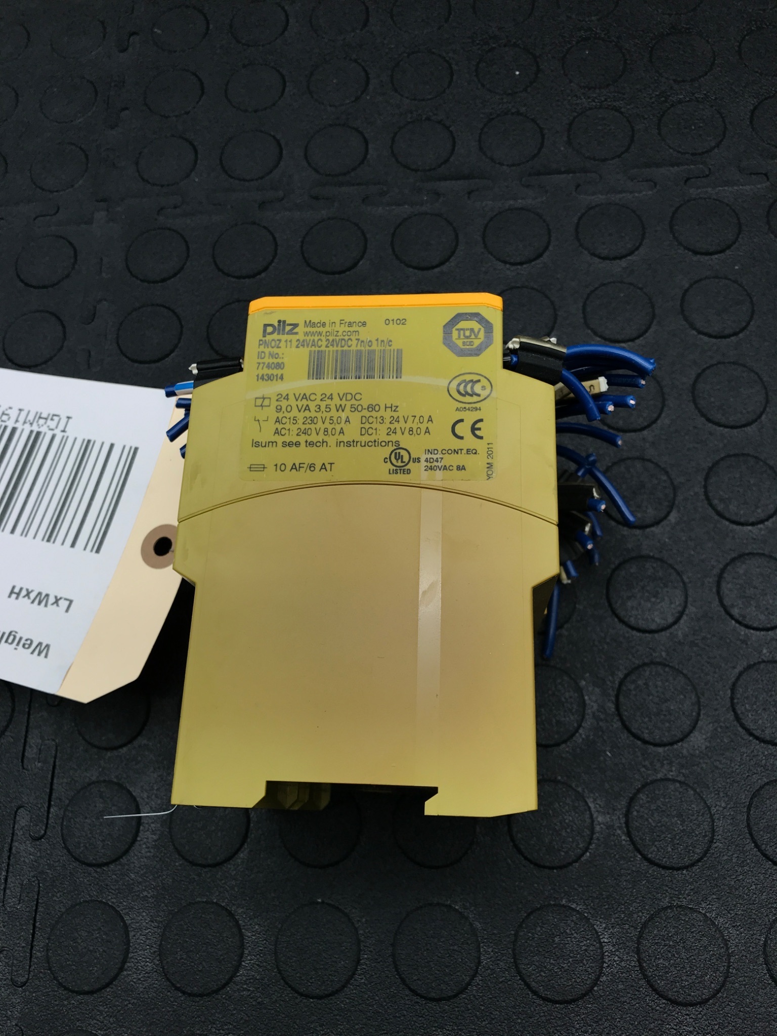 PILZ 774080 PNOZ 11 Safety Relay 24VAC/DC 3NO 1NC USED 1