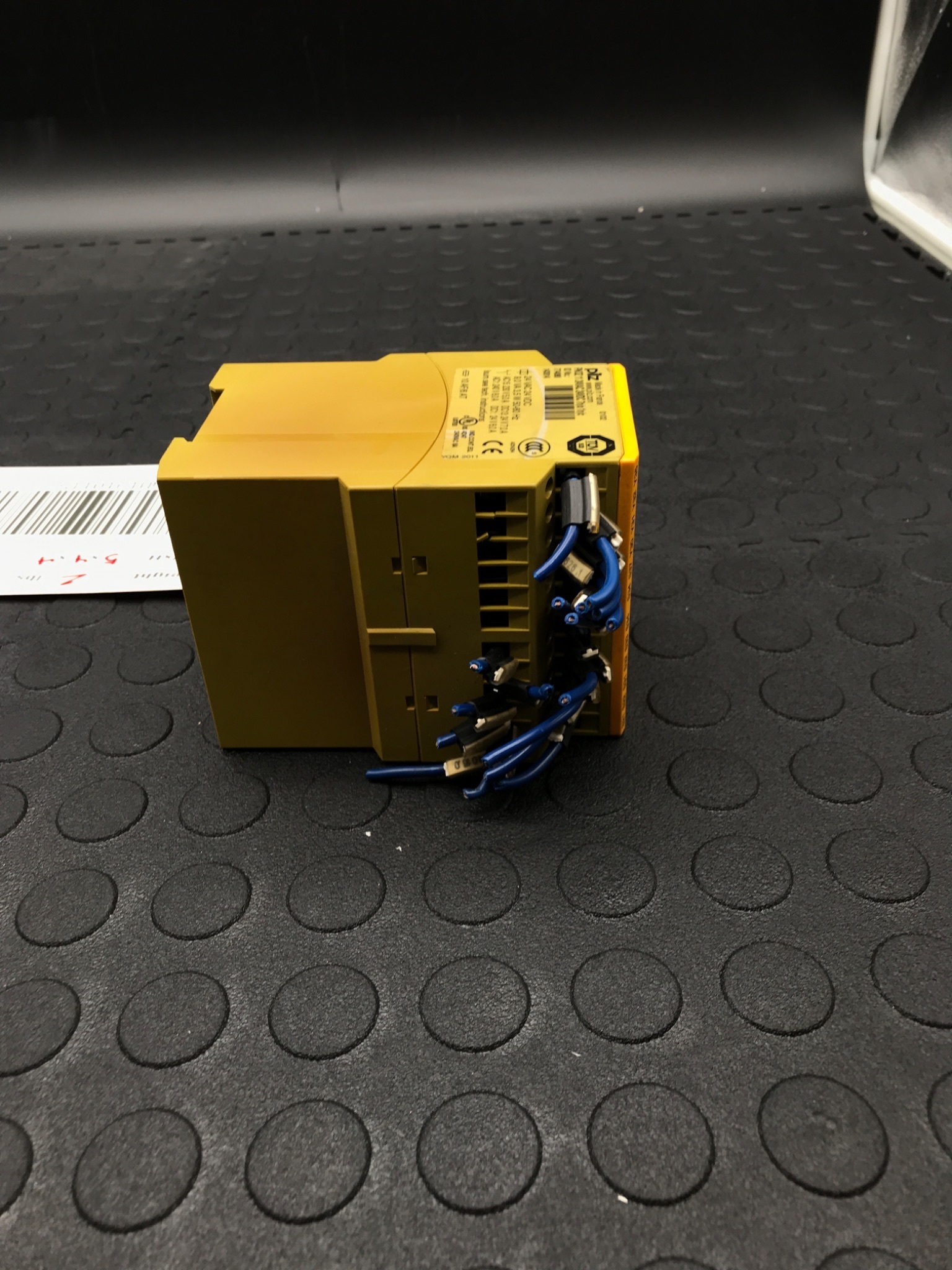 PILZ 774080 PNOZ 11 Safety Relay 24VAC/DC 3NO 1NC USED 4