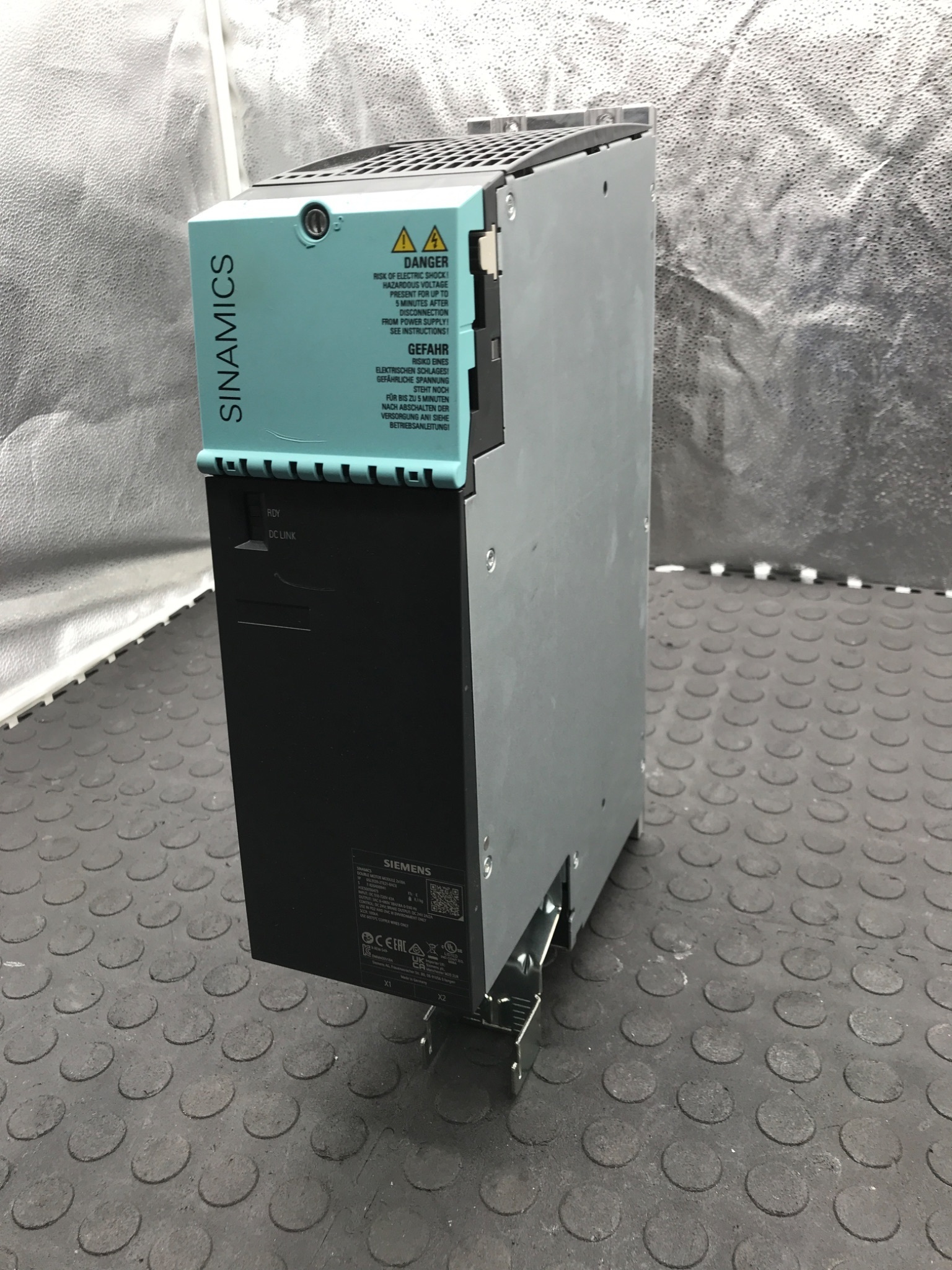SIEMENS 6SL3120‑2TE21‑8AC0 SINAMICS Double Motor Module USED 0