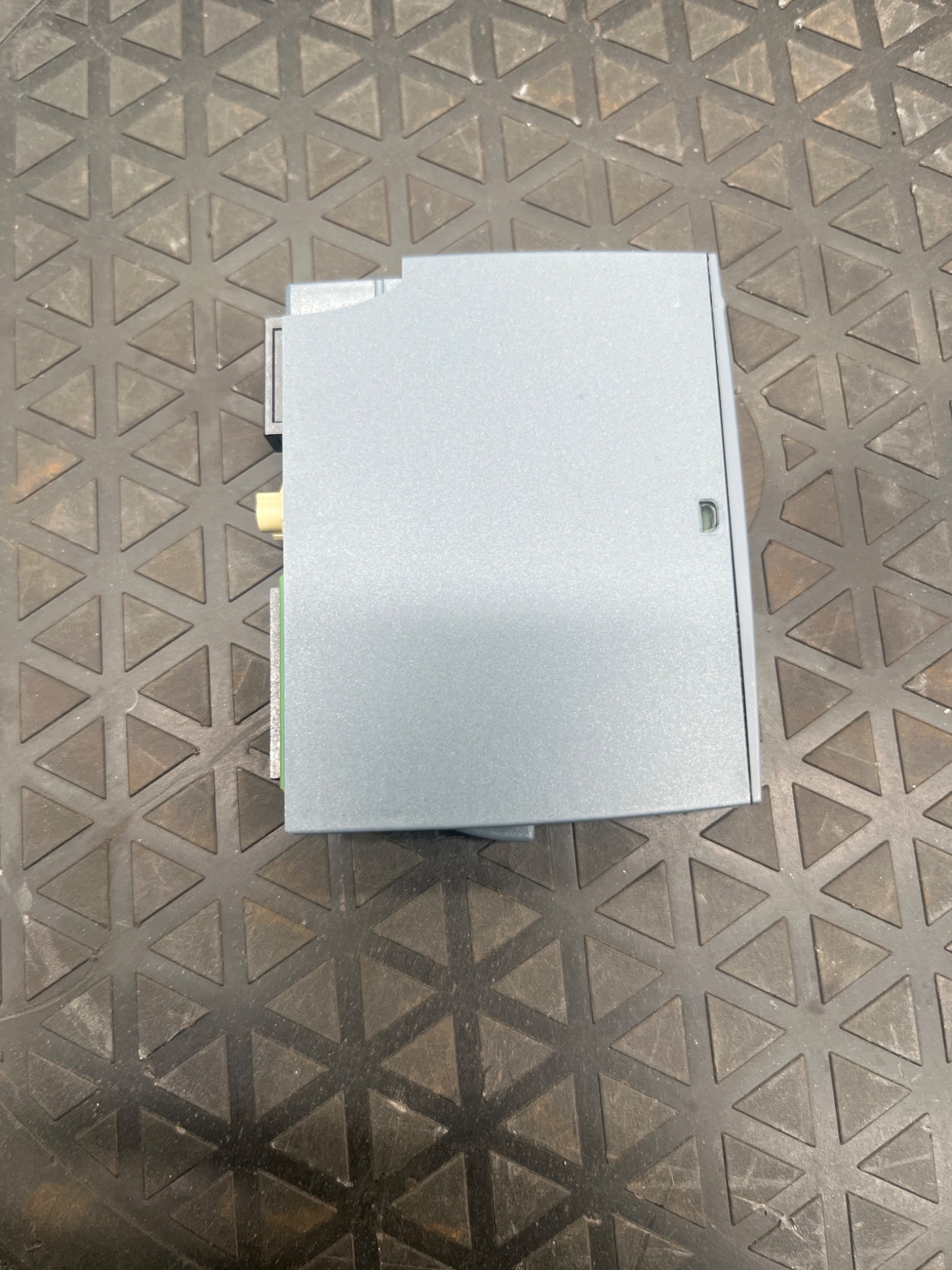 SIEMENS 6ES7 132‑6BF00‑0BA0 SIMATIC S7 Digital Output Module USED 2