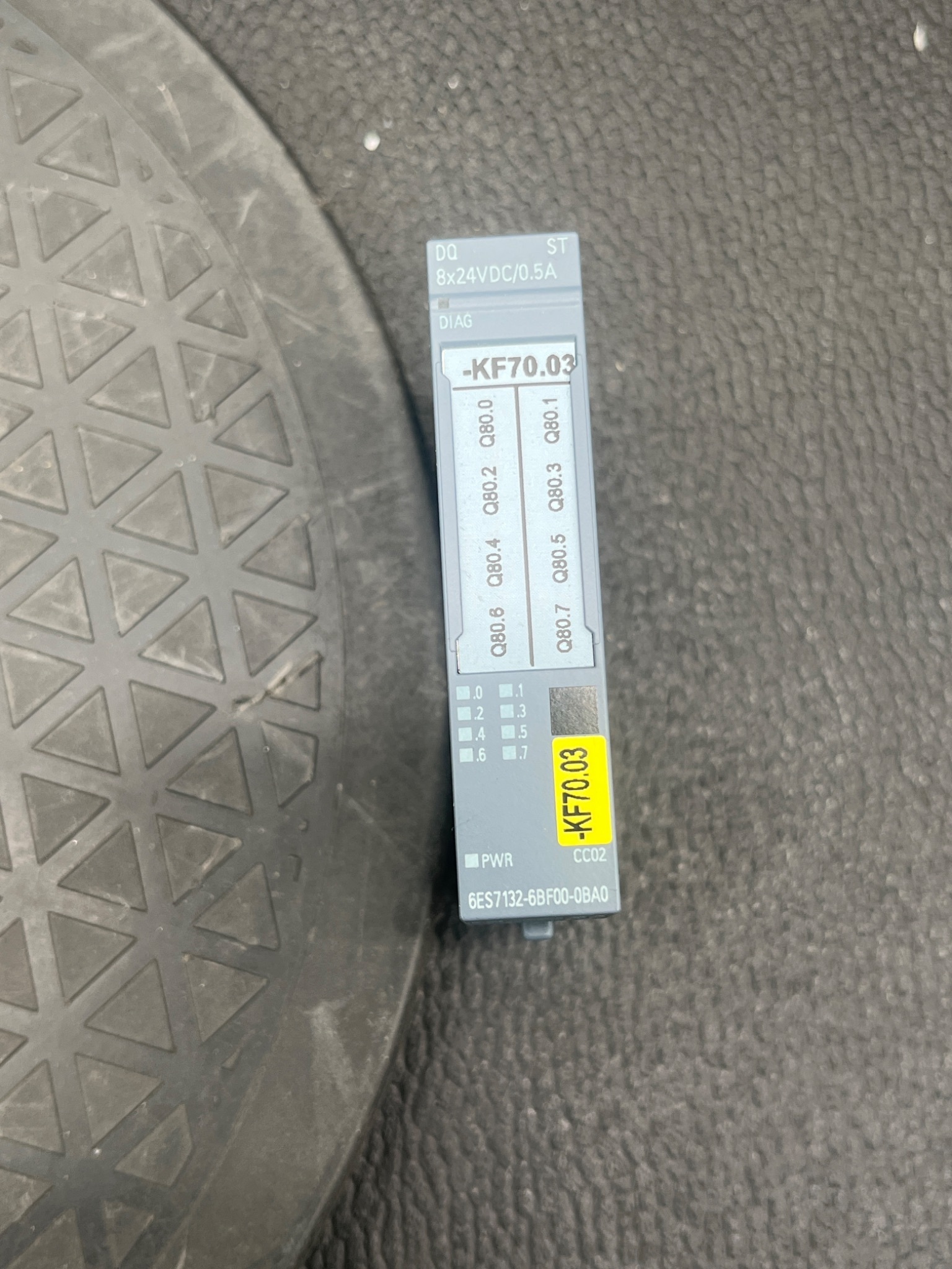 SIEMENS 6ES7 132‑6BF00‑0BA0 SIMATIC S7 Digital Output Module USED 3