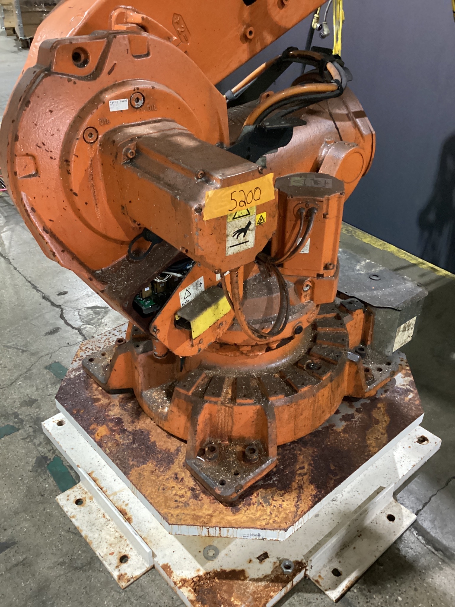 ABB IRB 6640-130/3.20 M2004 130kg 3.2m 6-Axis Robot Arm USED 1