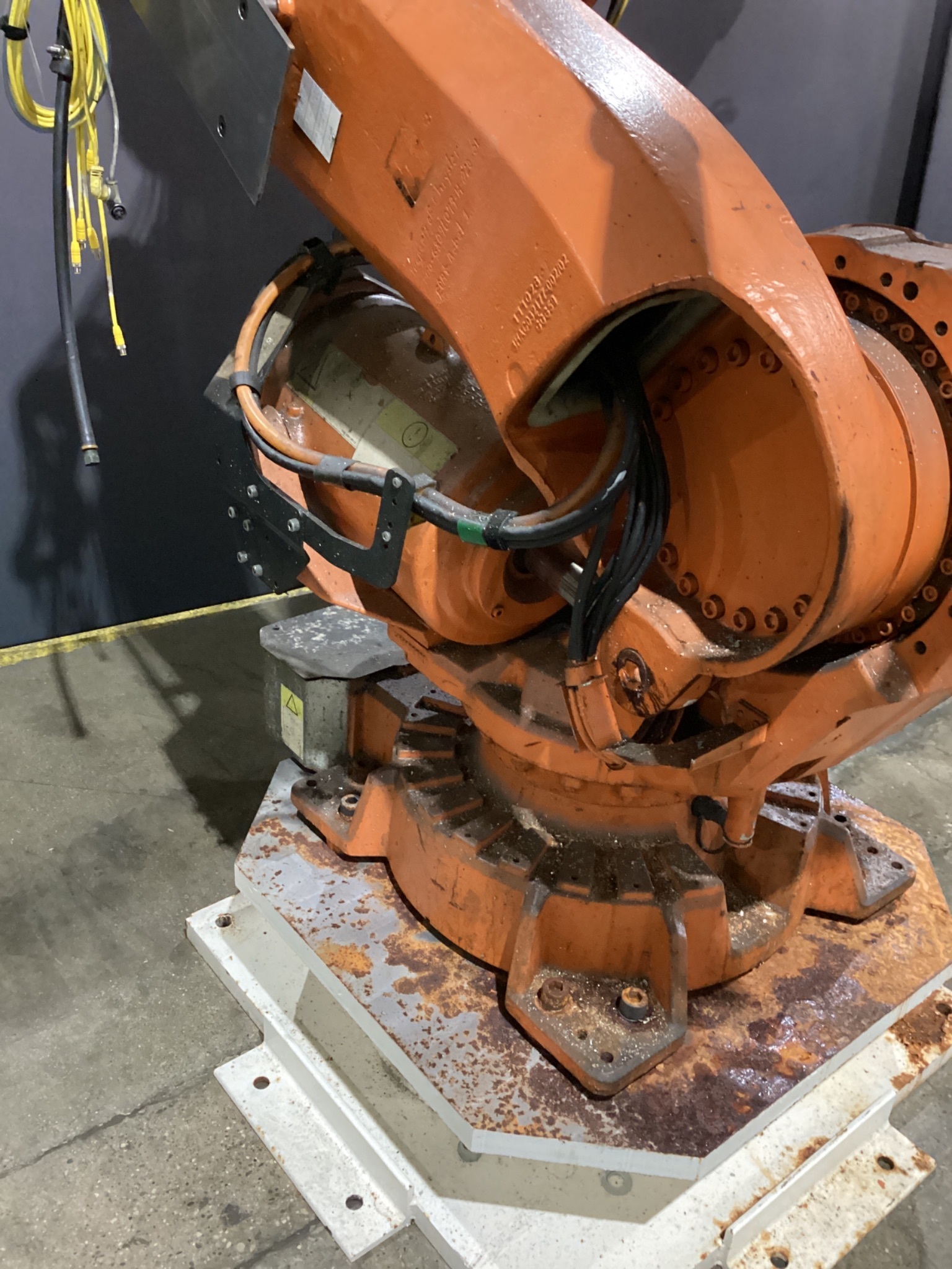 ABB IRB 6640-130/3.20 M2004 130kg 3.2m 6-Axis Robot Arm USED 2