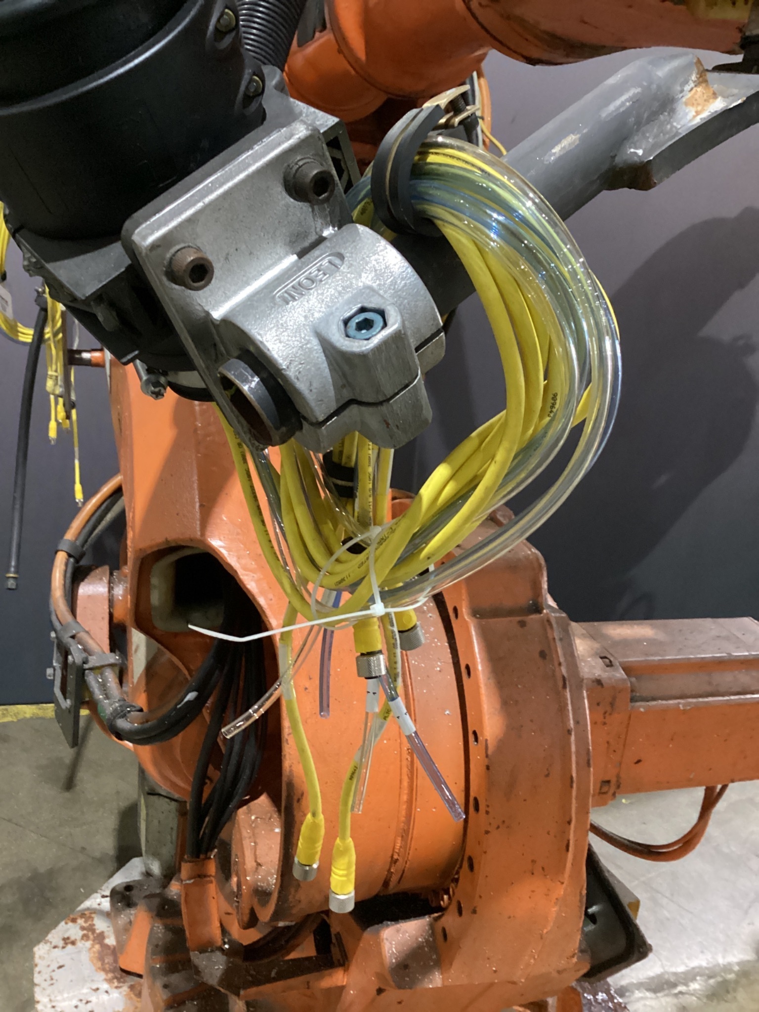 ABB IRB 6640-130/3.20 M2004 130kg 3.2m 6-Axis Robot Arm USED 6