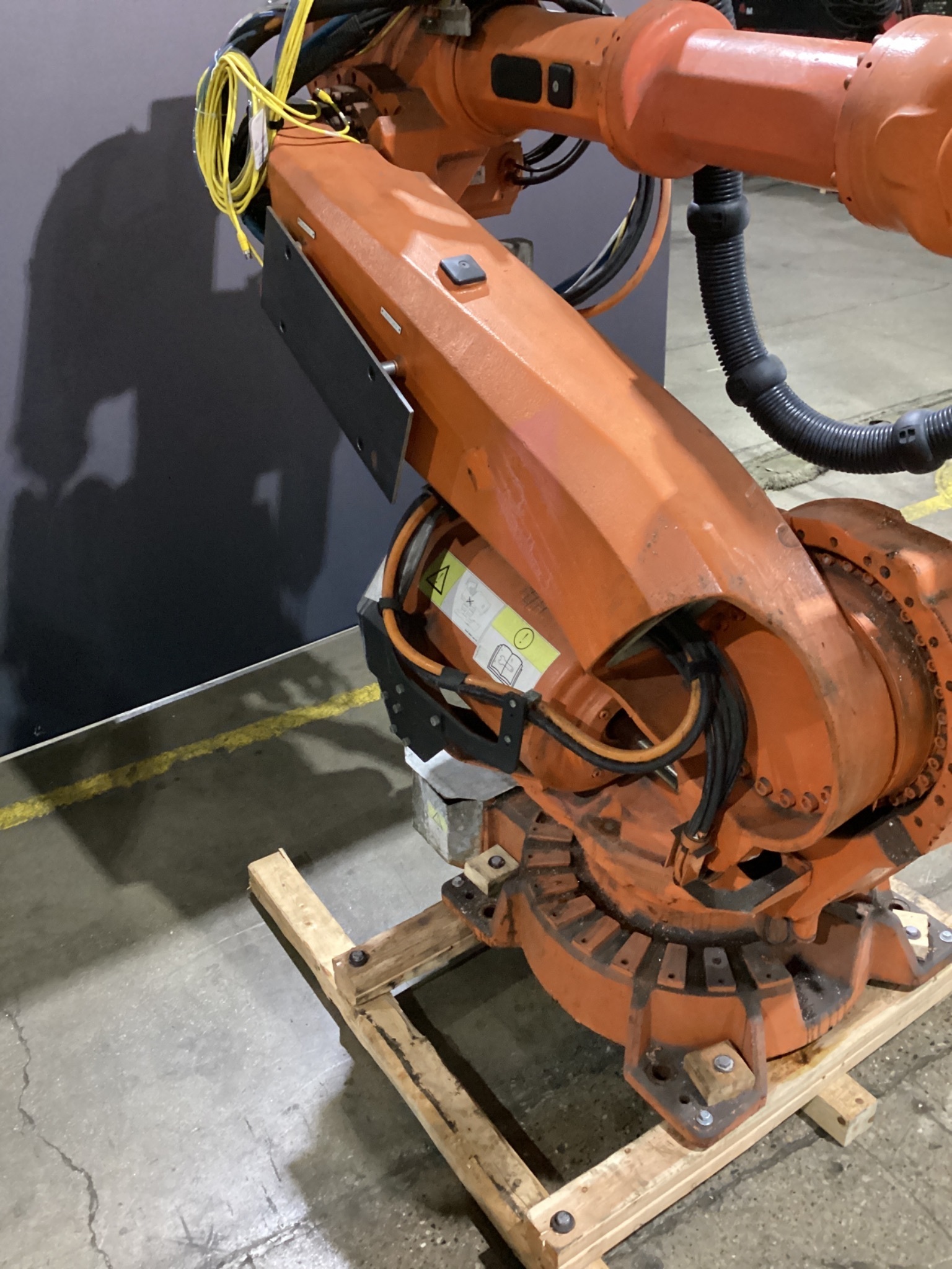 ABB IRB 6640-130/3.20 M2004 130kg 3.2m 6-Axis Robot Arm USED 2