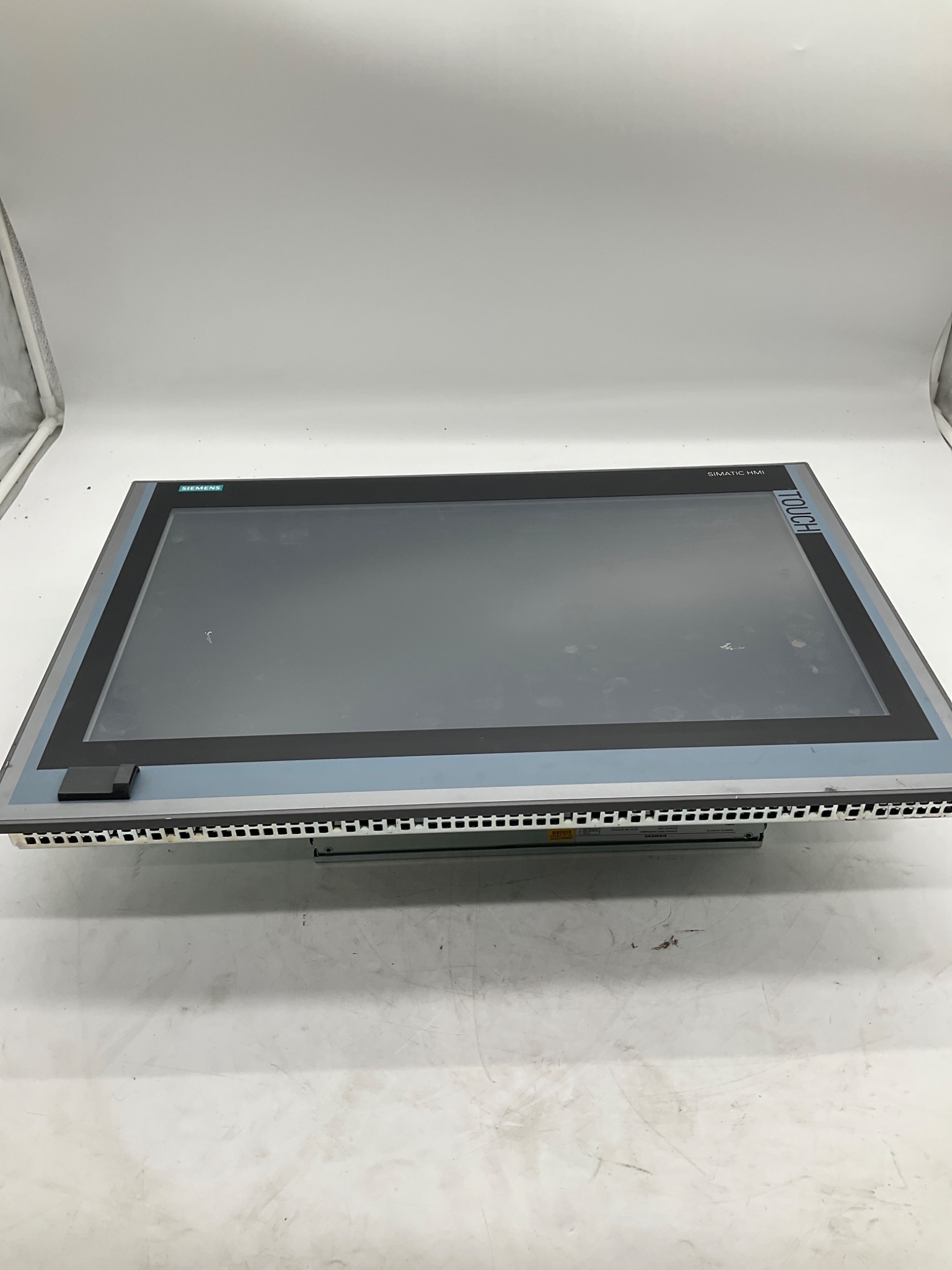 Siemens 6AV7260-2GM41-0BX6 SIMATIC IPC677D 22in Touch Panel PC USED 0