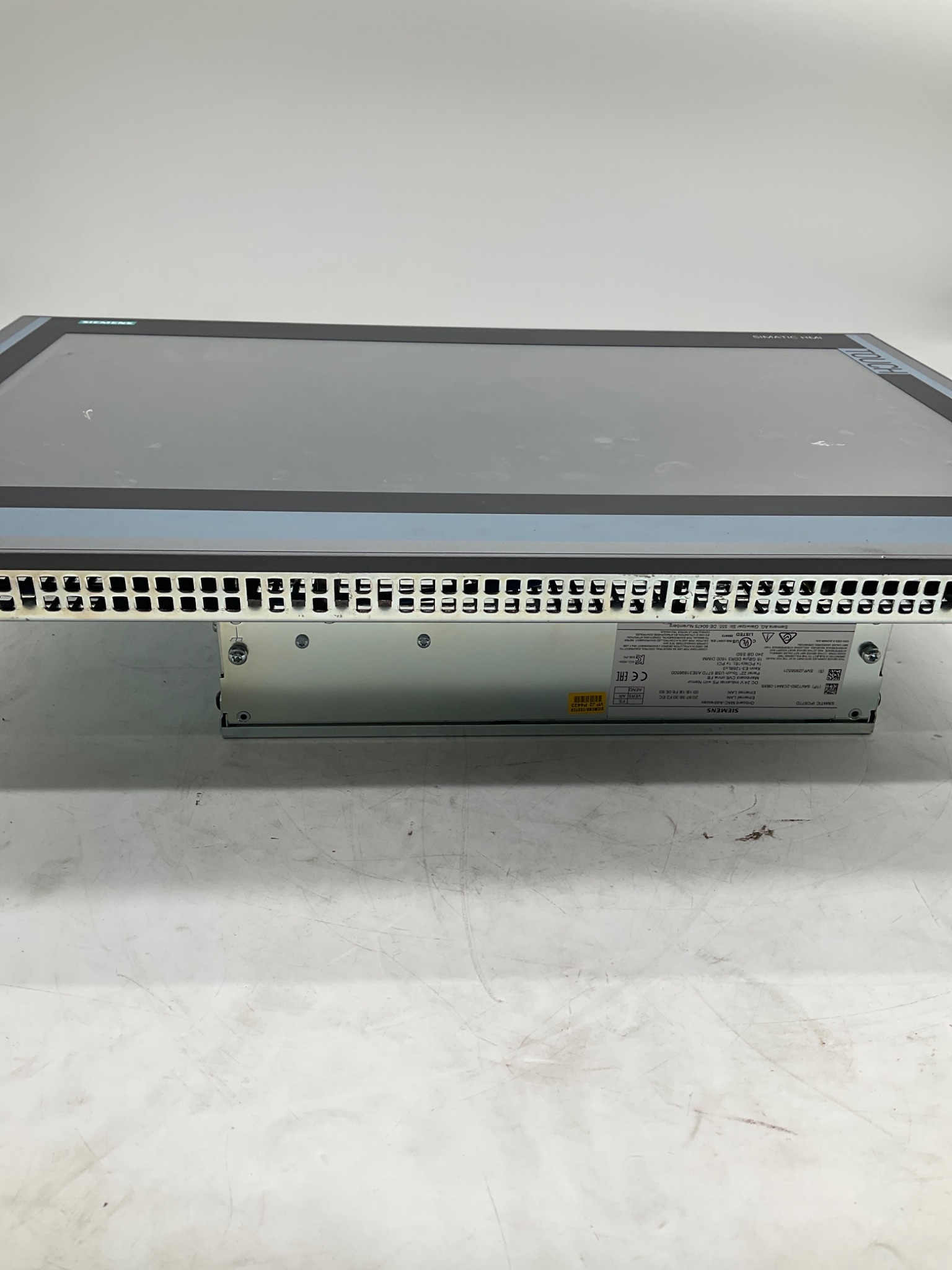 Siemens 6AV7260-2GM41-0BX6 SIMATIC IPC677D 22in Touch Panel PC USED 1