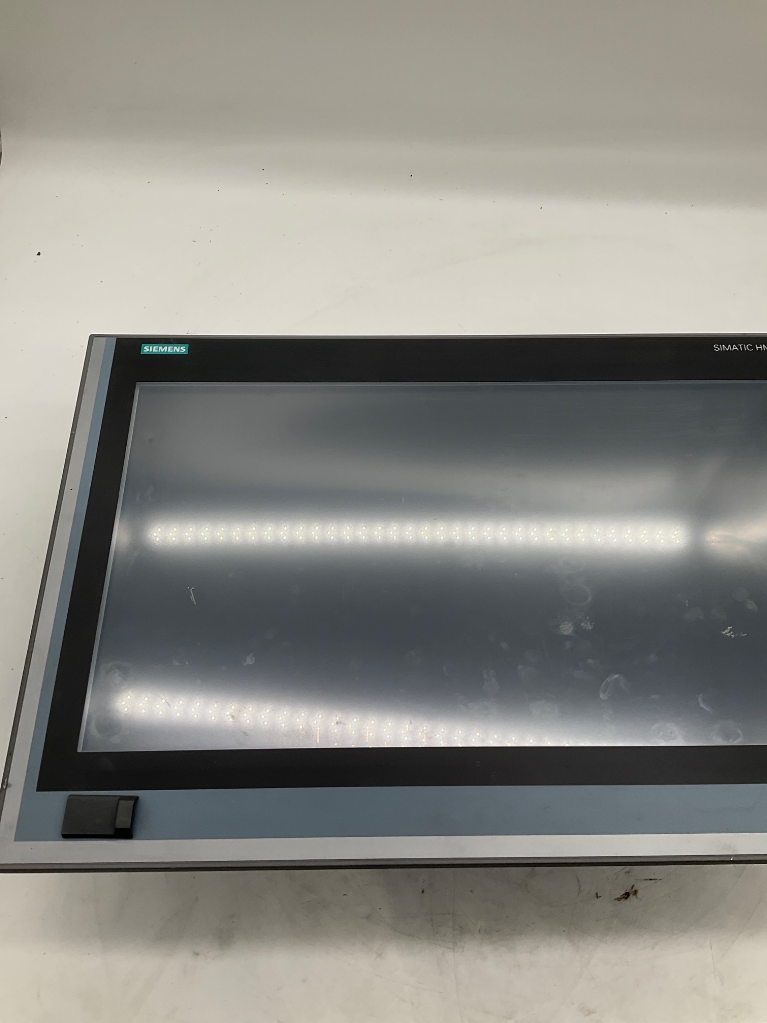 Siemens 6AV7260-2GM41-0BX6 SIMATIC IPC677D 22in Touch Panel PC USED 2