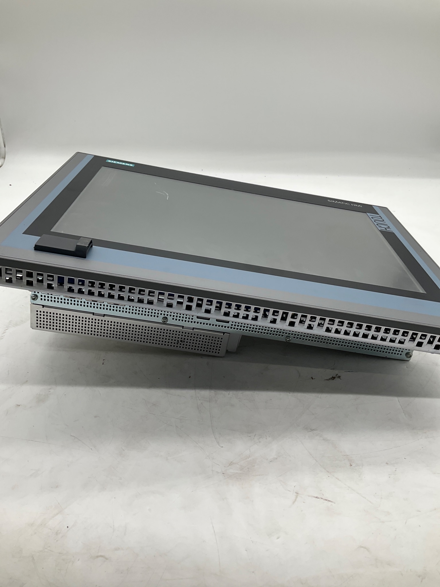 Siemens 6AV7241-5BB17-0FA0 SIMATIC IPC477E Industrial Panel PC USED 0