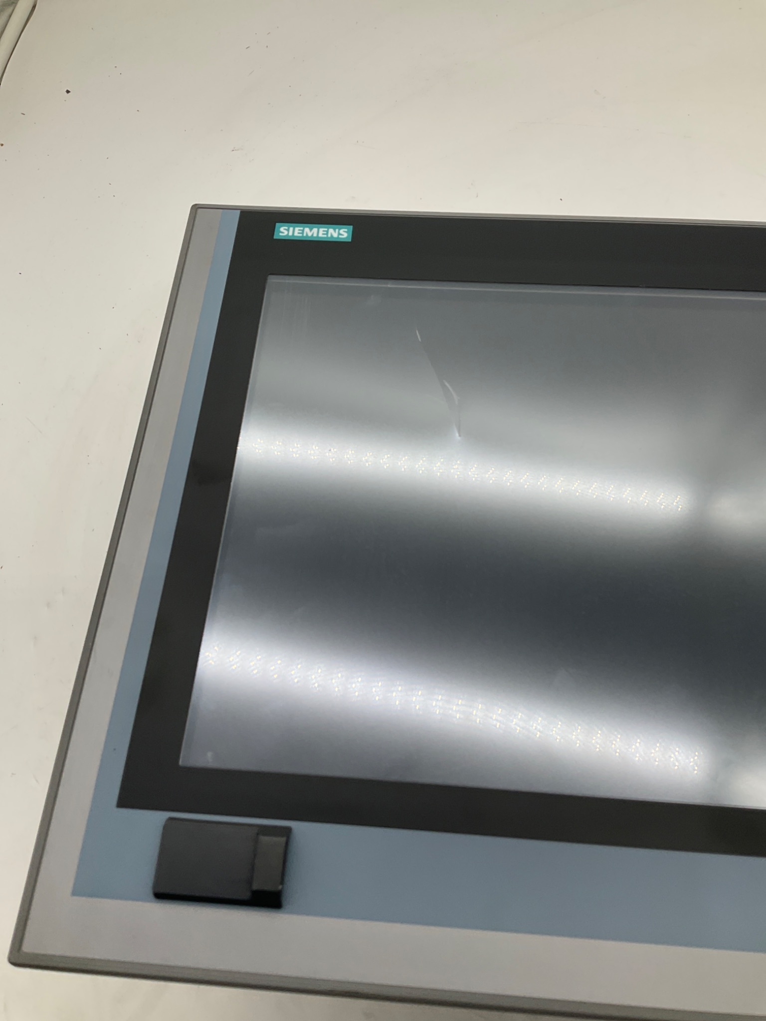 Siemens 6AV7241-5BB17-0FA0 SIMATIC IPC477E Industrial Panel PC USED 4