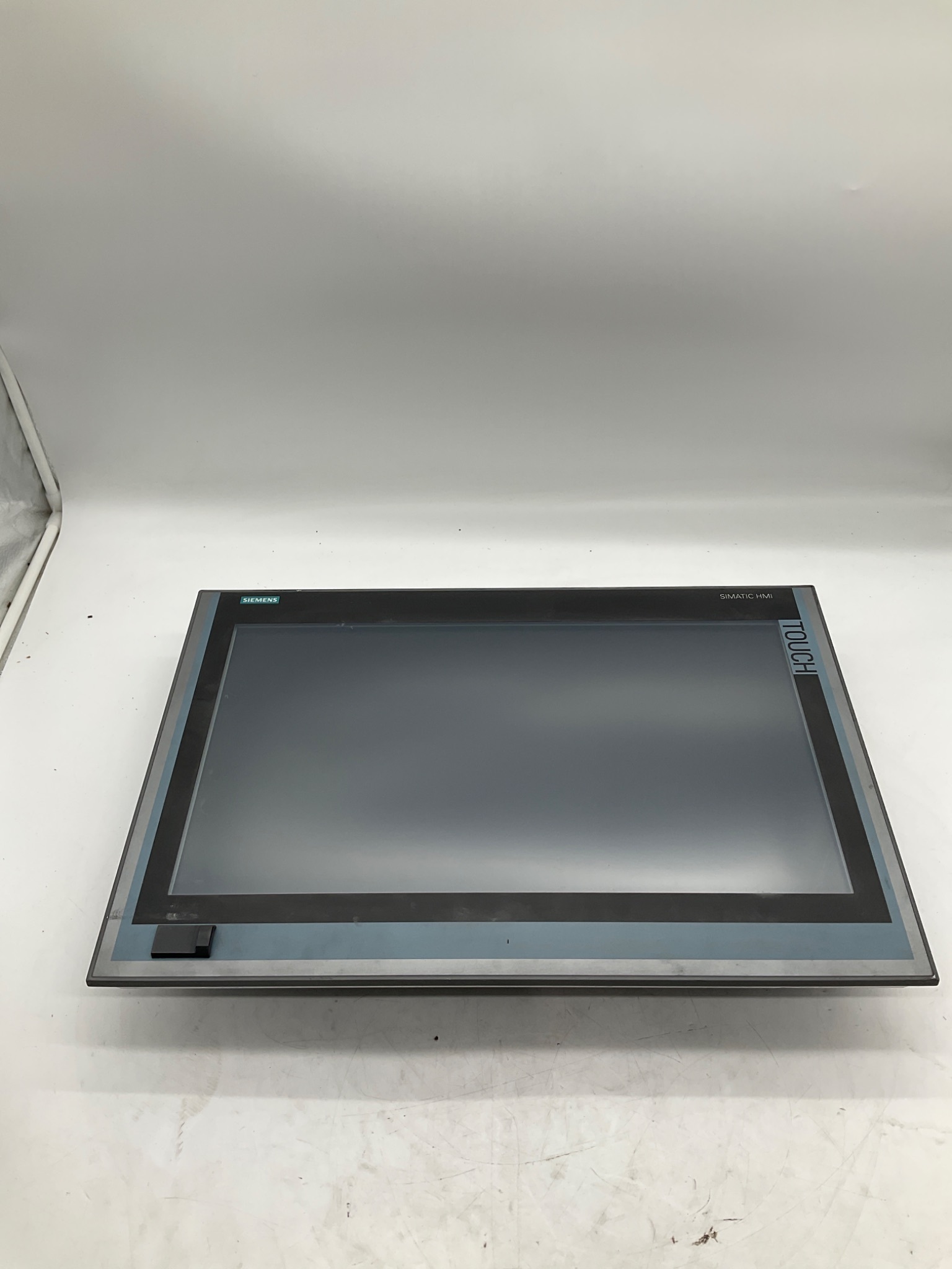 Siemens 6AV7240-6EC07-0HA0 SIMATIC IPC477D 22in Touch Panel PC USED 4