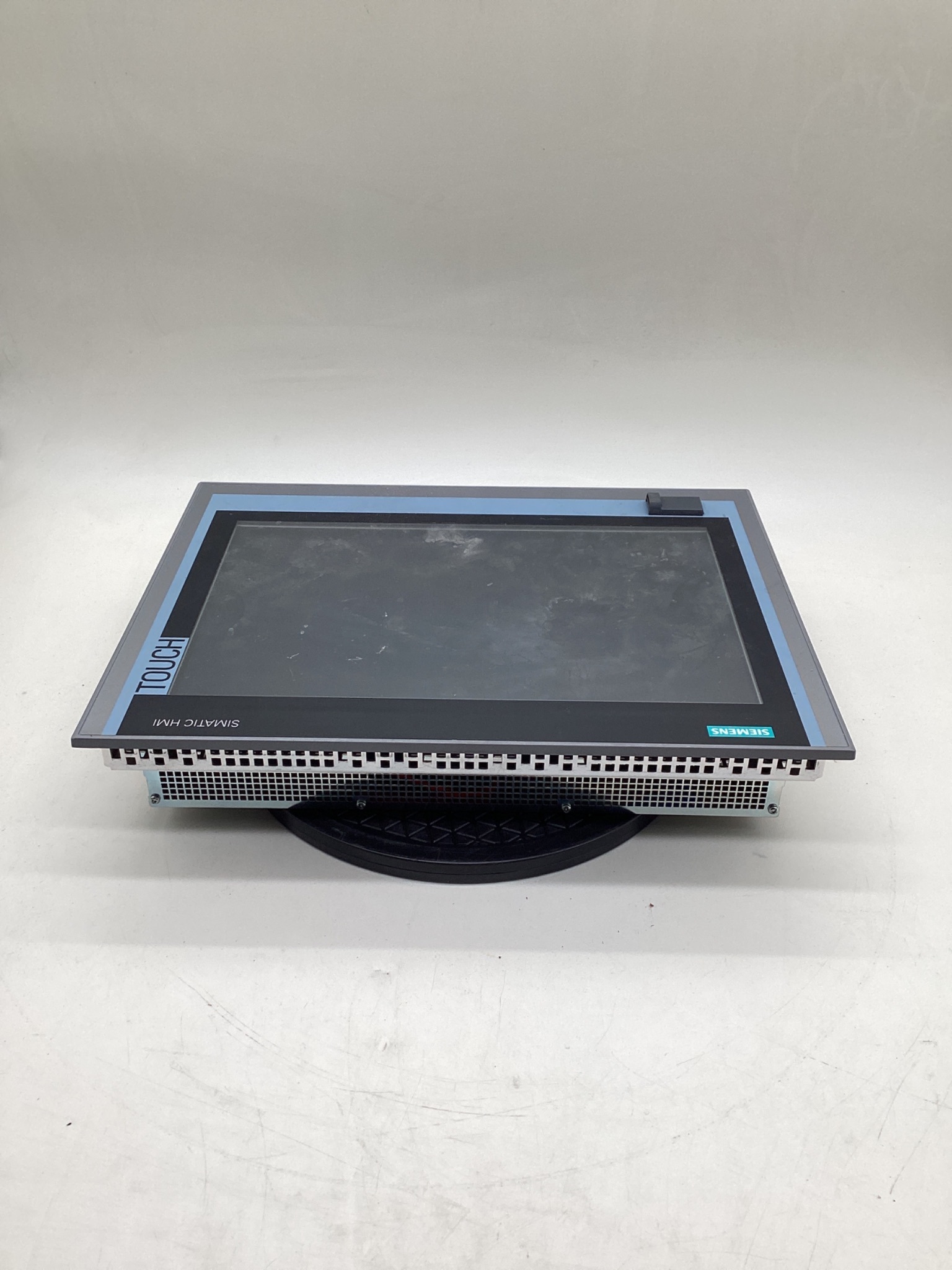 Siemens 6AV7241-5BB17-0FA0 SIMATIC IPC477E Touch Panel PC 240GB SSD USED 3