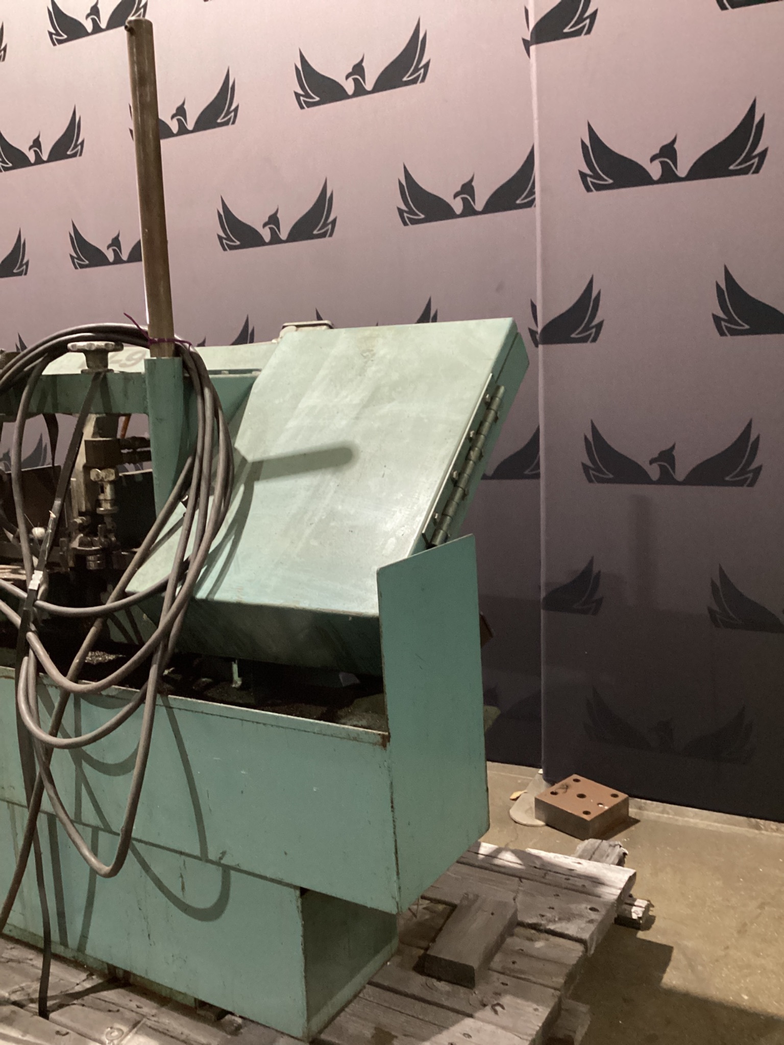 W.F. Wells W-9-1 Horizontal Metal Cutting Bandsaw 1in Blade 3PH USED 1