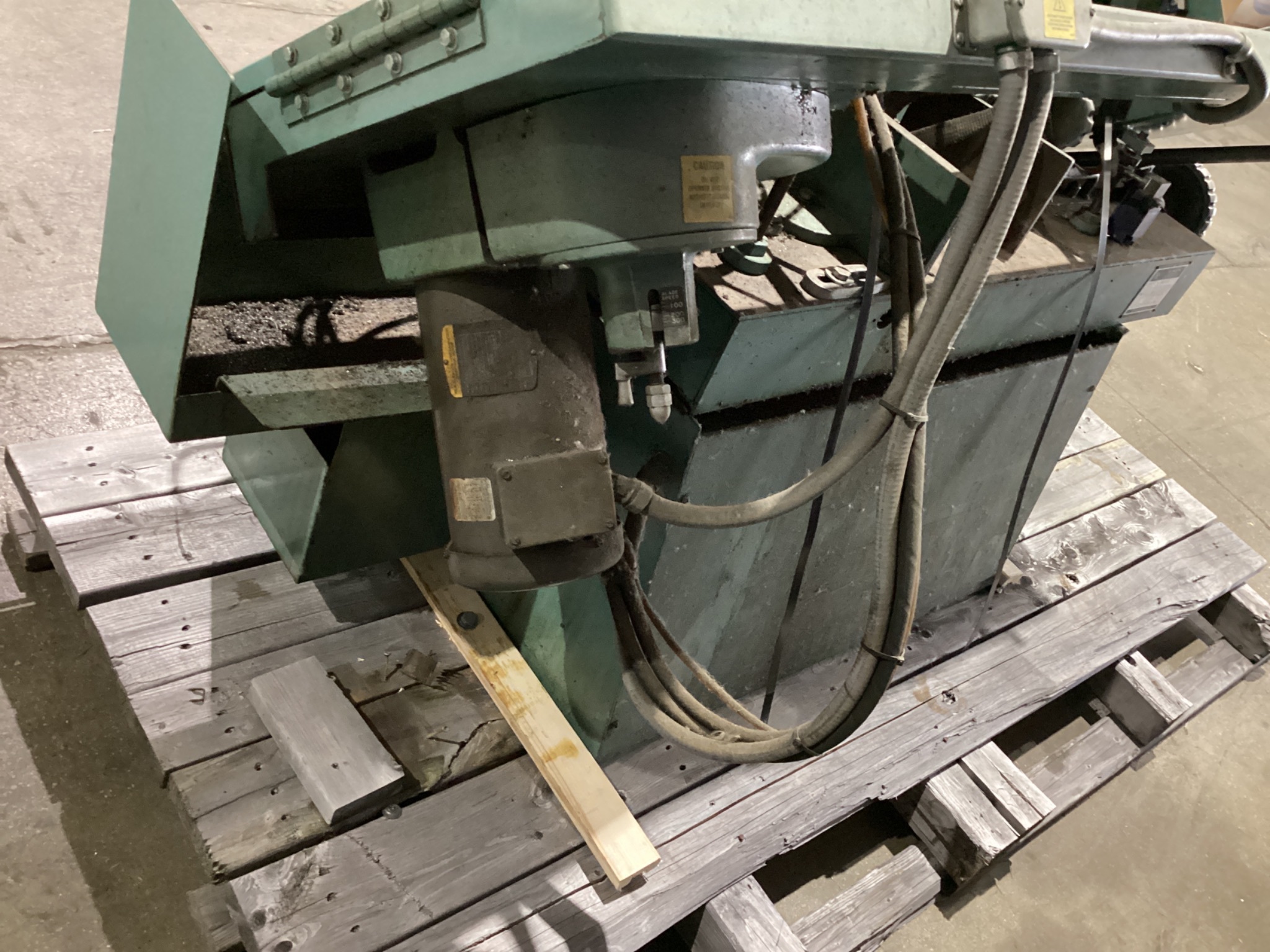 W.F. Wells W-9-1 Horizontal Metal Cutting Bandsaw 1in Blade 3PH USED 4
