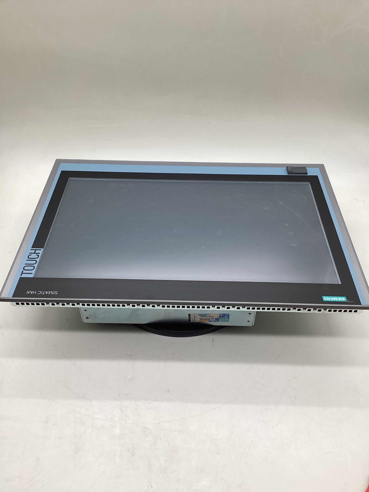 Siemens 6AV7260-2GY31-0BX6 SIMATIC IPC677D 22in Touch Panel PC USED 3
