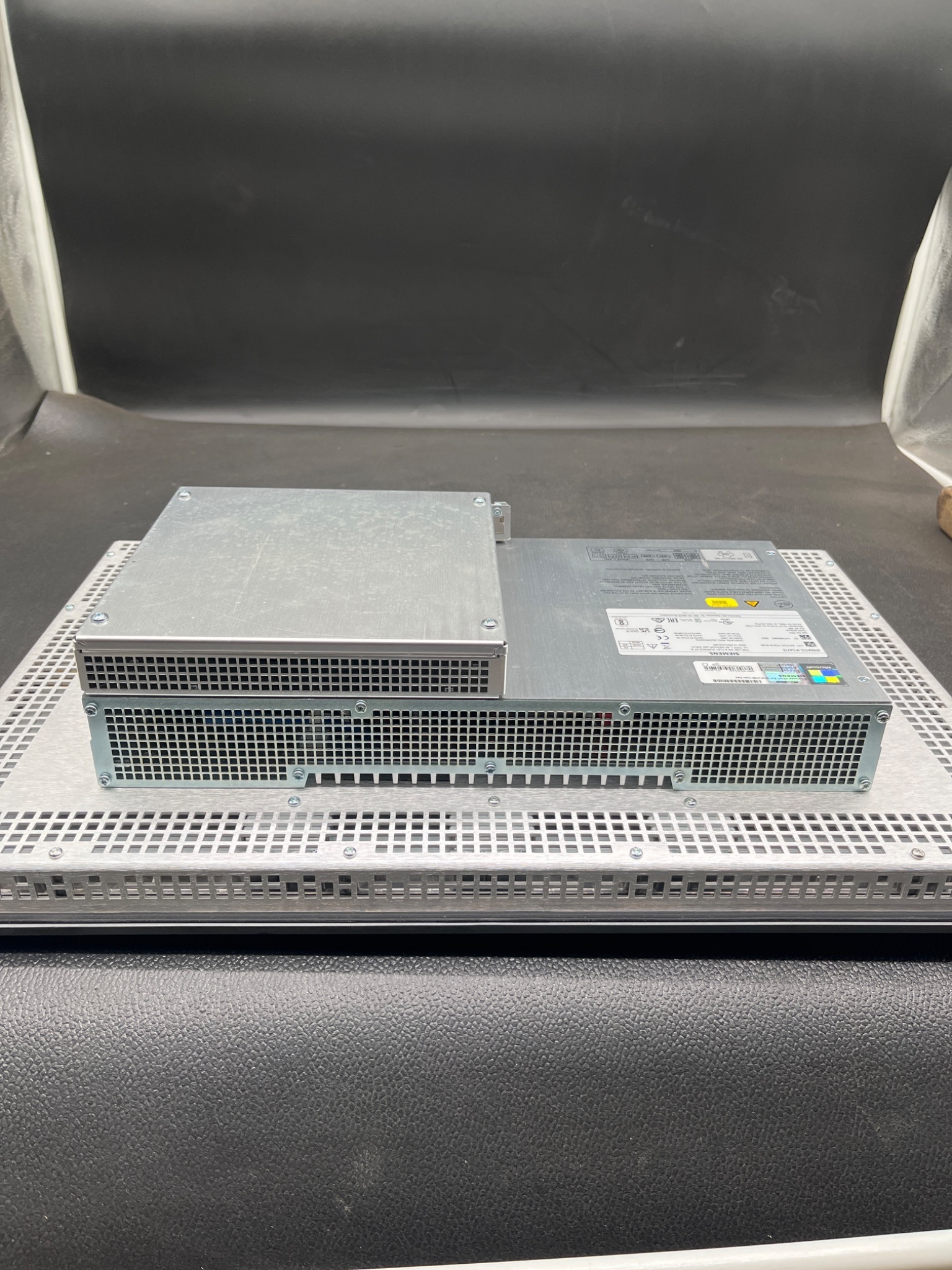 SIEMENS 6AV7241‑7EB18‑0FA0 SIMATIC IPC477E Touch Panel HMI USED 1