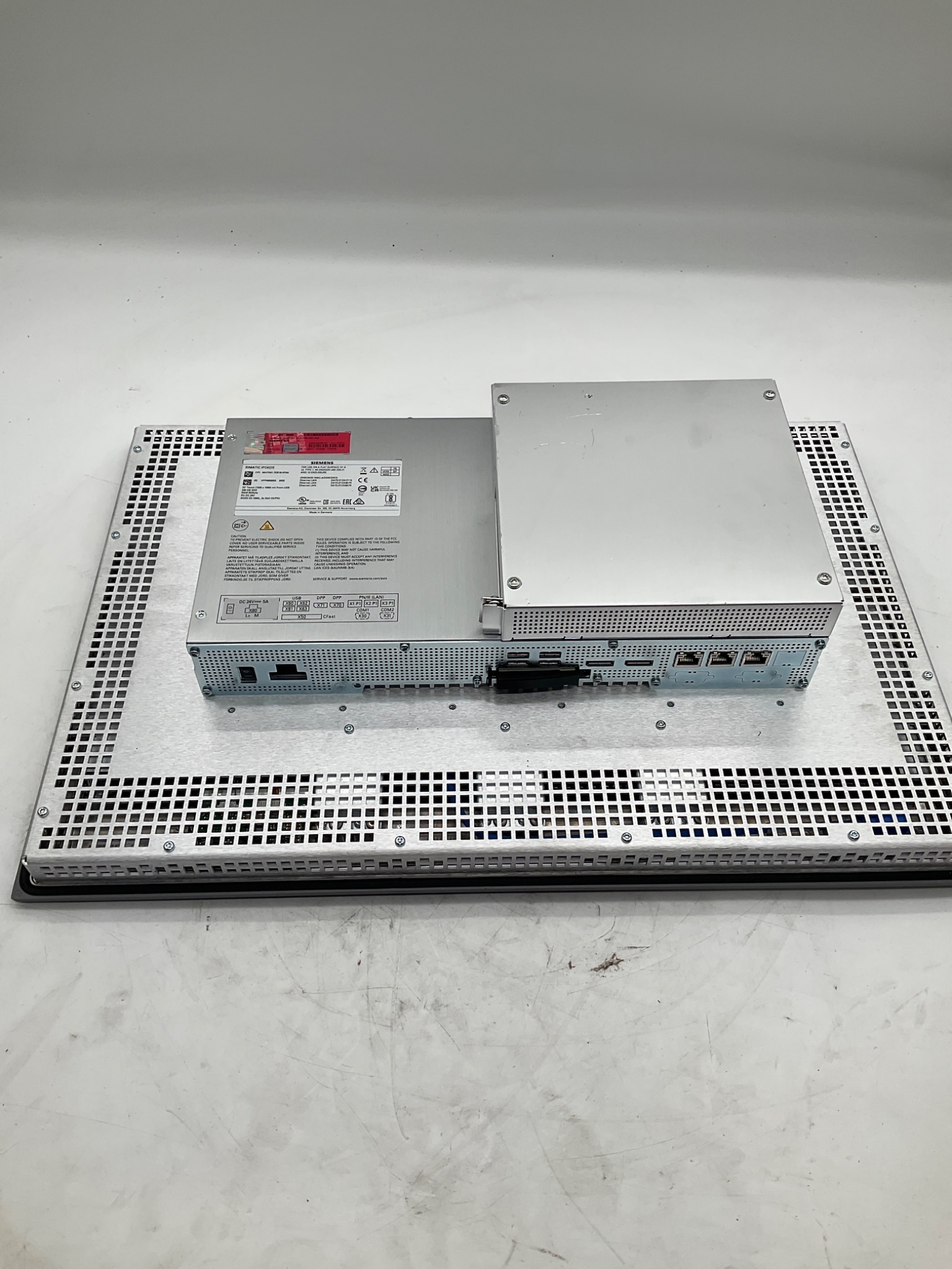 Siemens 6AV7241-7EB18-0FA0 SIMATIC IPC477E 22in Touch Panel PC USED 1