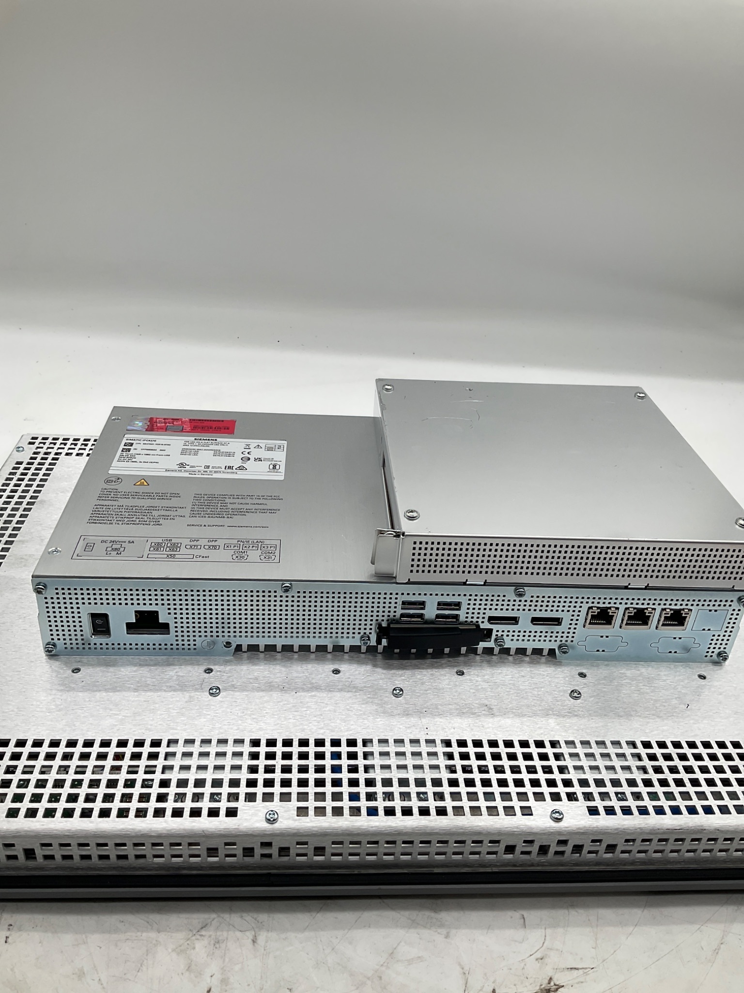 Siemens 6AV7241-7EB18-0FA0 SIMATIC IPC477E 22in Touch Panel PC USED 4