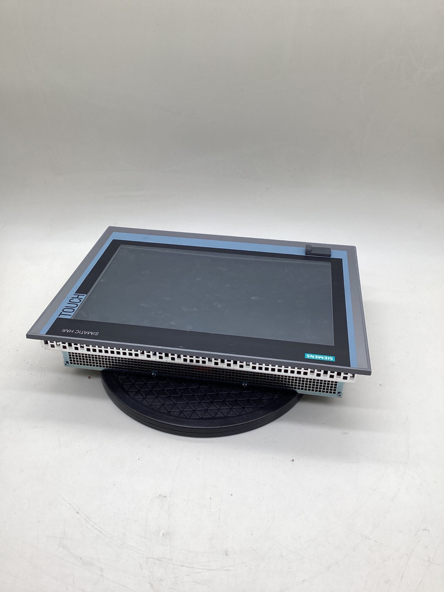 Siemens 6AV7241-3BB31-0FA0 SIMATIC IPC477E Touch Panel PC 240GB SSD USED 3