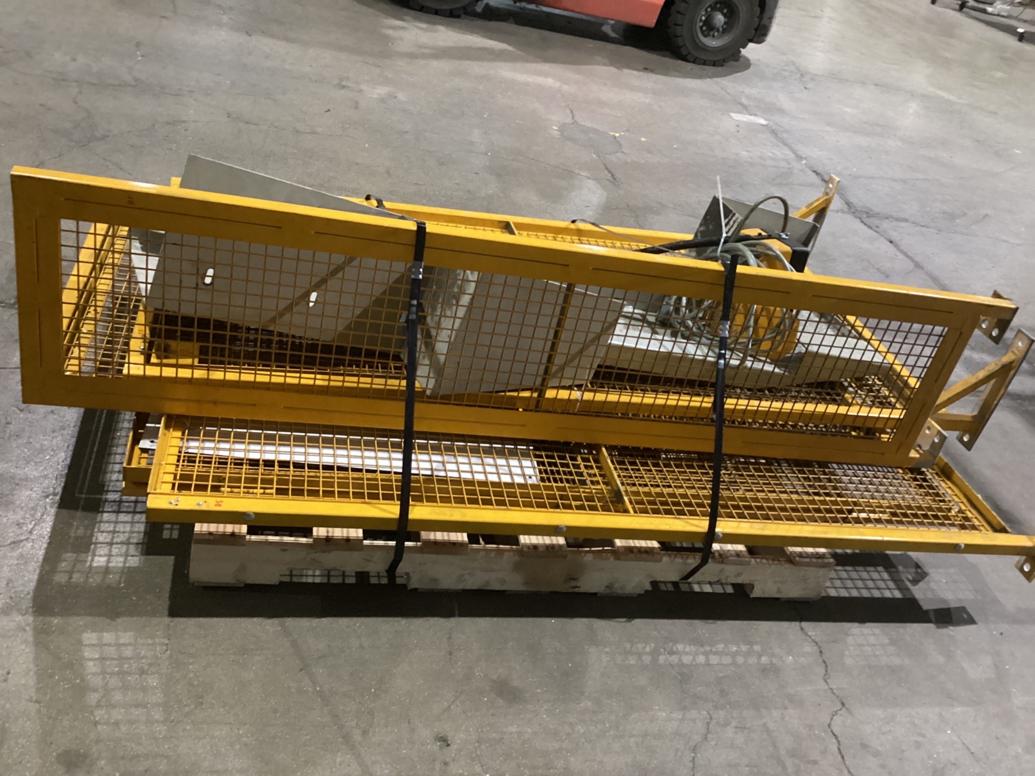 Machine Guarding System With STI MC4700 Light Curtains & Bernstein Foot Switch USED 3