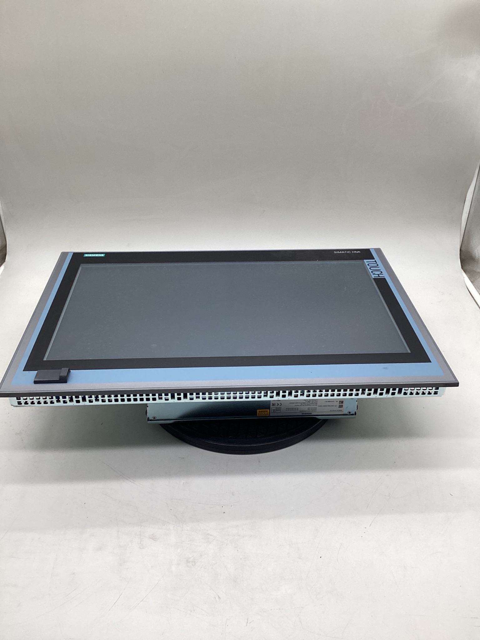 Siemens 6AV7260-2GM41-0BX6 SIMATIC IPC677D 22in Touch Panel PC USED 0