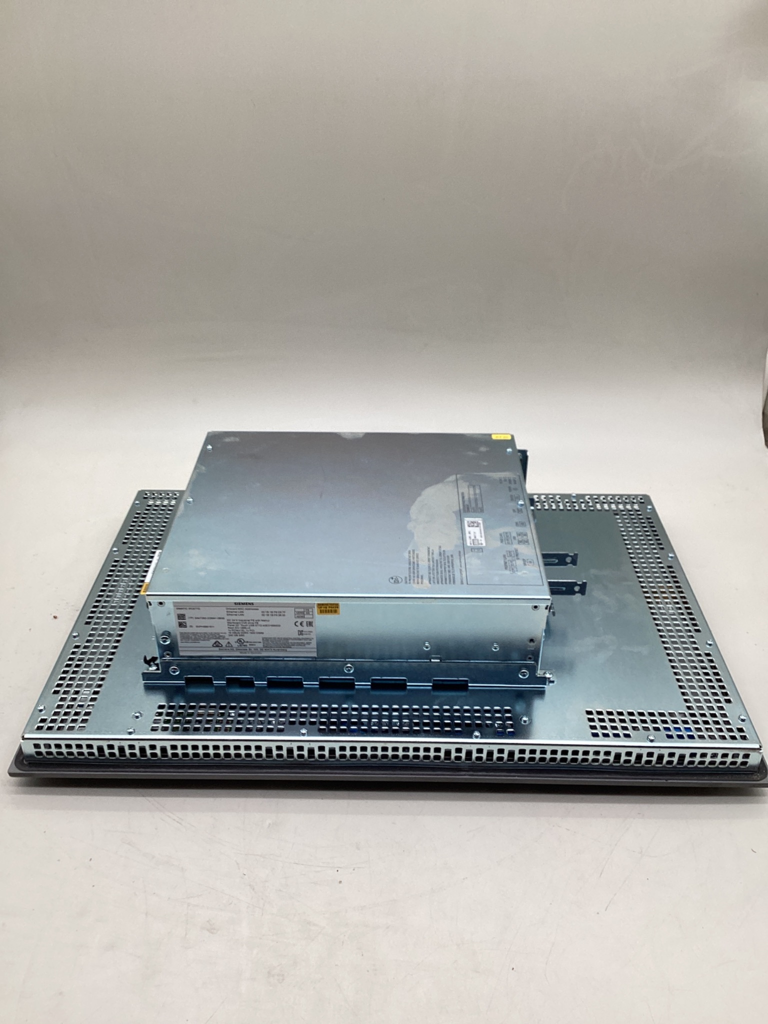 Siemens 6AV7260-2GM41-0BX6 SIMATIC IPC677D 22in Touch Panel PC USED 2
