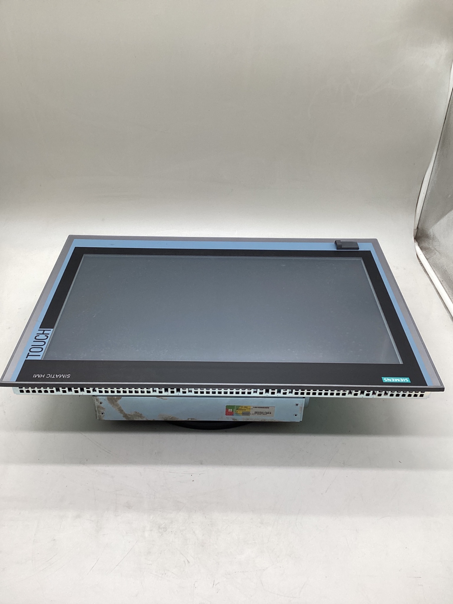 Siemens 6AV7260-2GM41-0BX6 SIMATIC IPC677D 22in Touch Panel PC USED 4