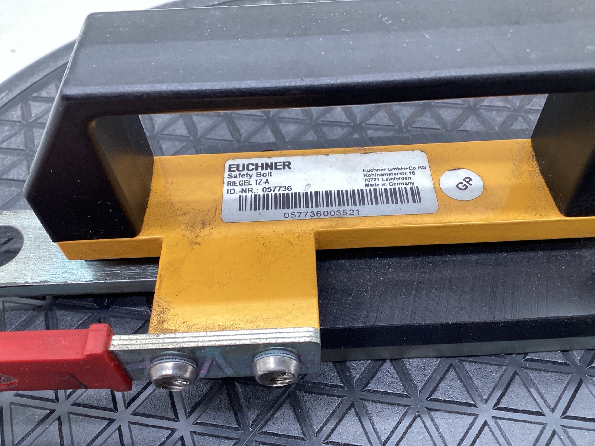 Euchner 057736 RIEGEL TZ-A Safety Bolt Guard Door Latch Assembly USED 1