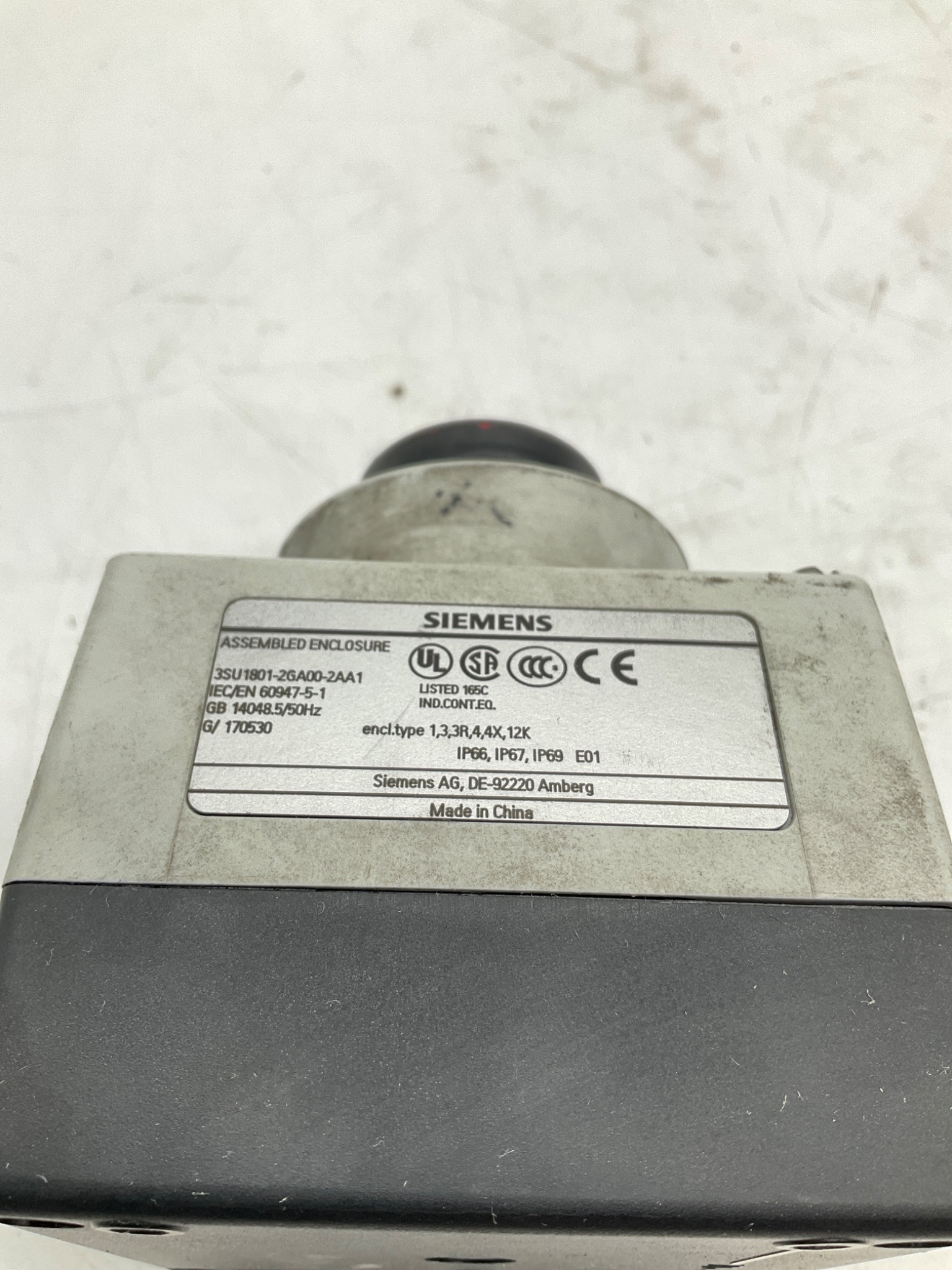 Siemens 3SU1801-2GA00-2AA1 SIRIUS ACT Enclosed Pushbutton Station USED 2