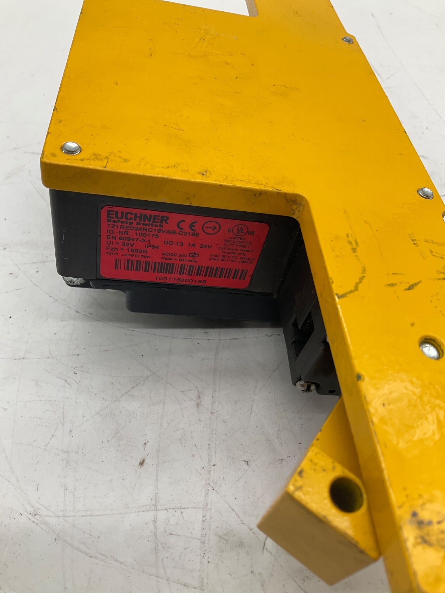 EUCHNER TZ1RE024C18VAB-C2189 Safety Switch With Guard Locking 24VDC USED 4