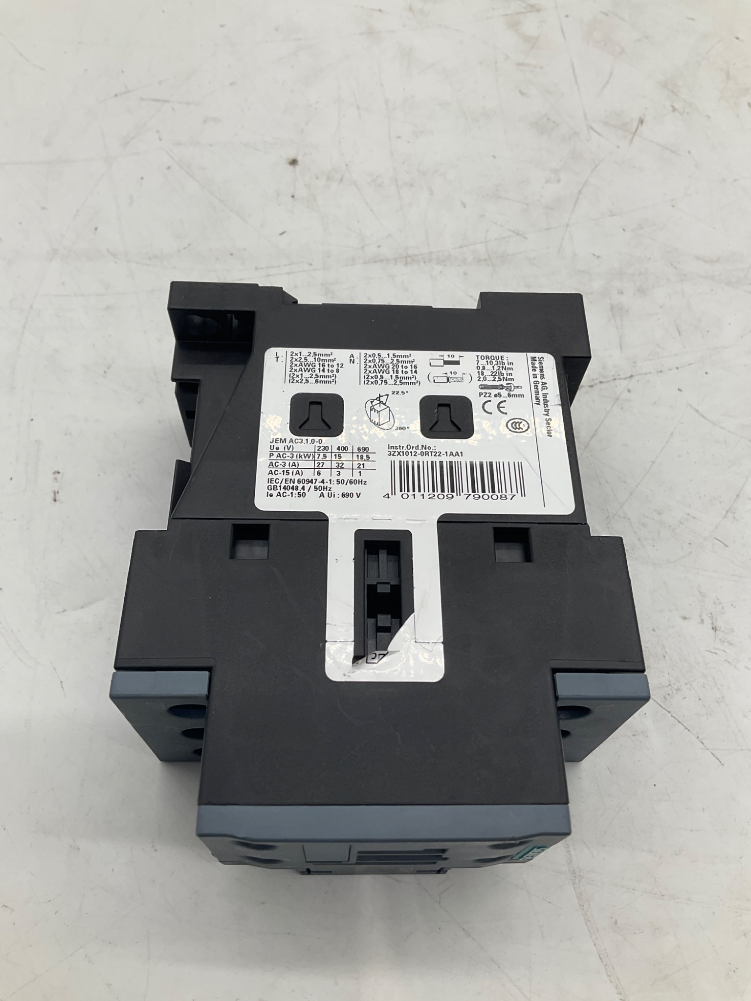 Siemens 3RT2027-1BB40 SIRIUS 3-Pole Contactor 24VDC Coil USED 3
